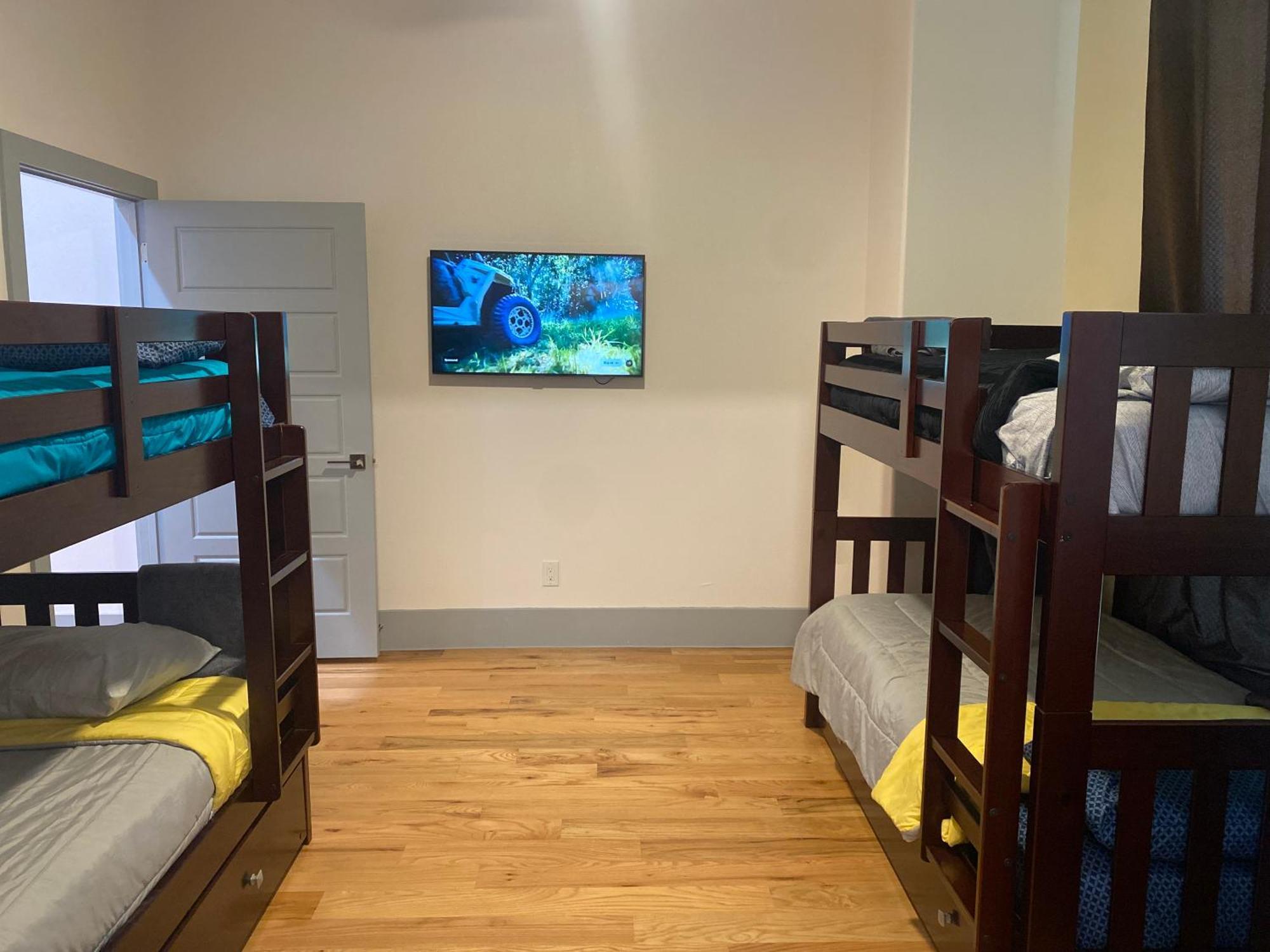 Holiday home Large Luxury 3br Dowtown Retreat - Perfect For Families Getaways