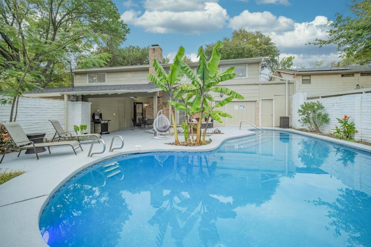 Holiday home Stunning 5br 2ba With Private Pool And Cinema Dallas