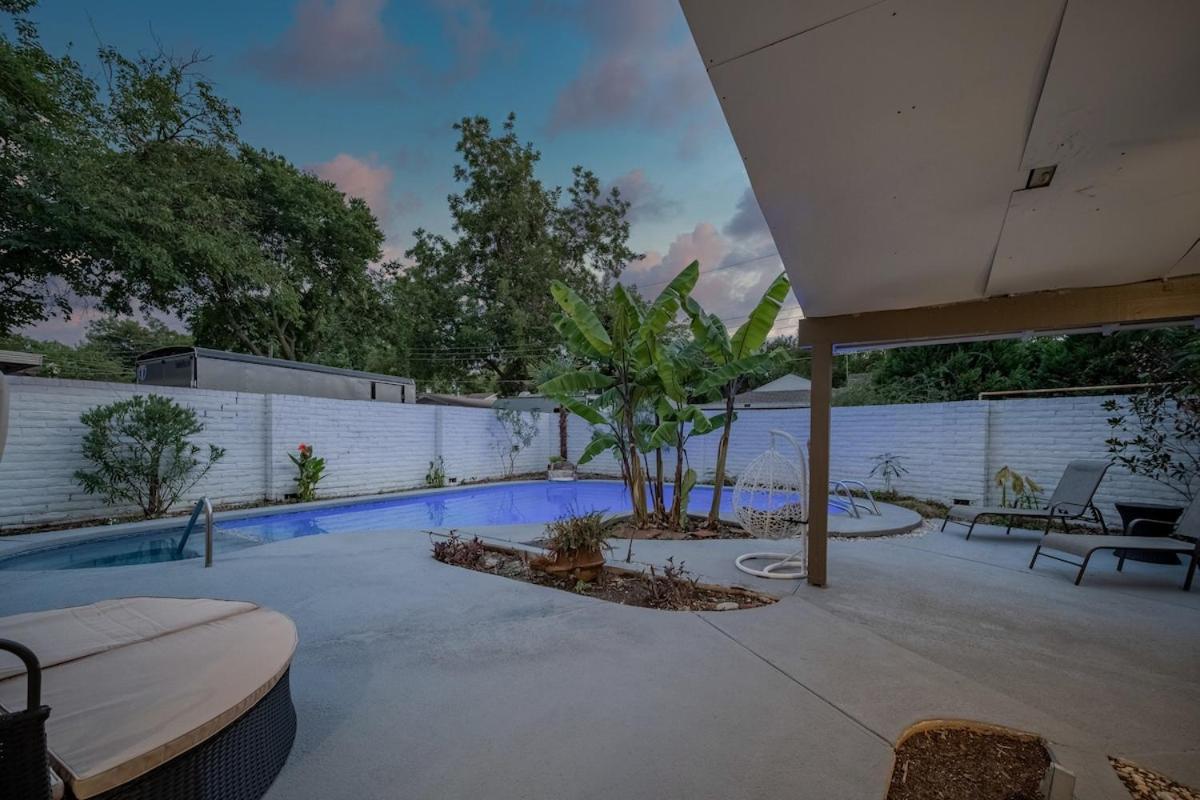 Holiday home Stunning 5br 2ba With Private Pool And Cinema