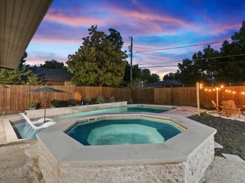 Posh 6br 2,5ba With Pool, Media-game & Hot Tub Dallas