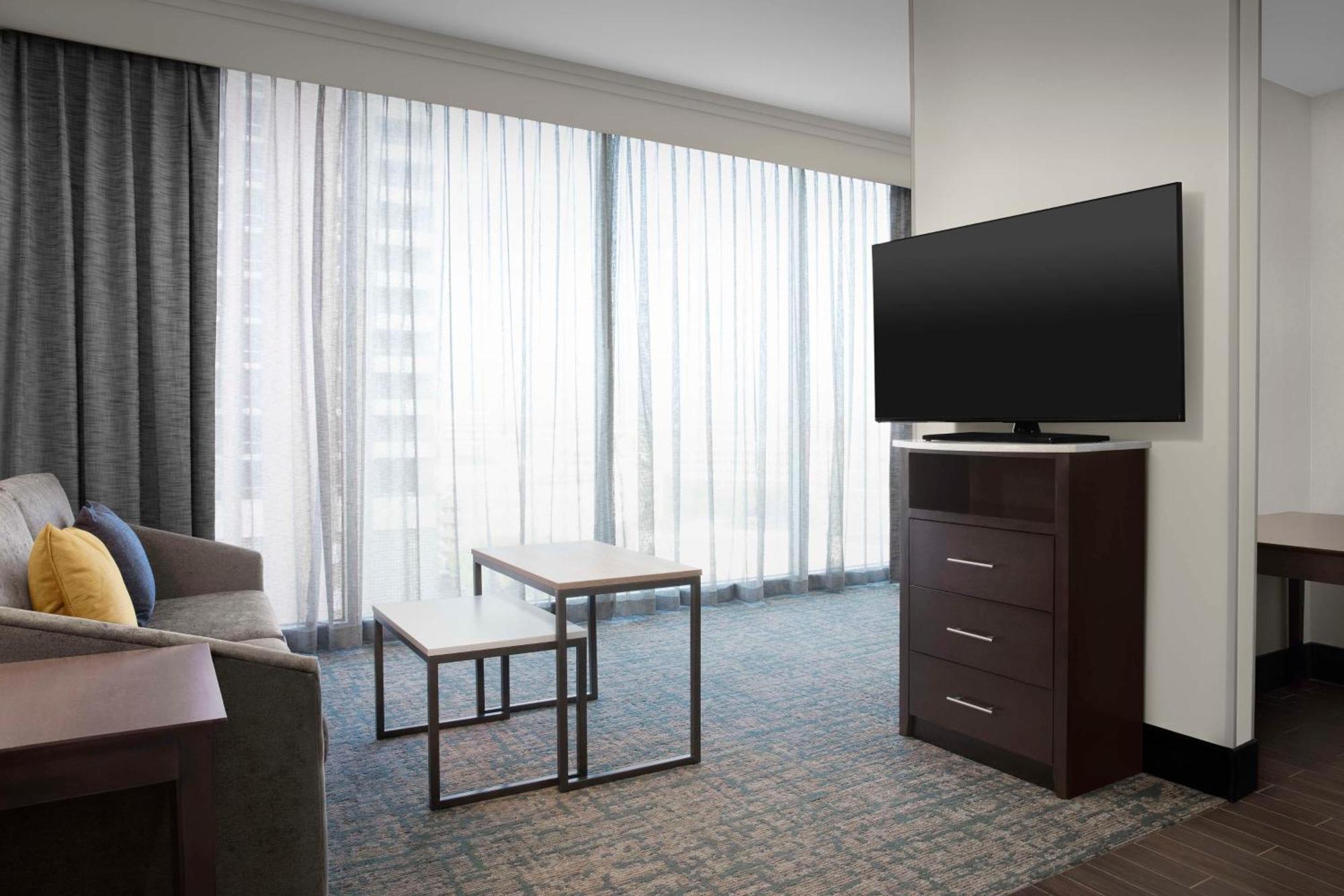 Hotel Homewood Downtown Dallas