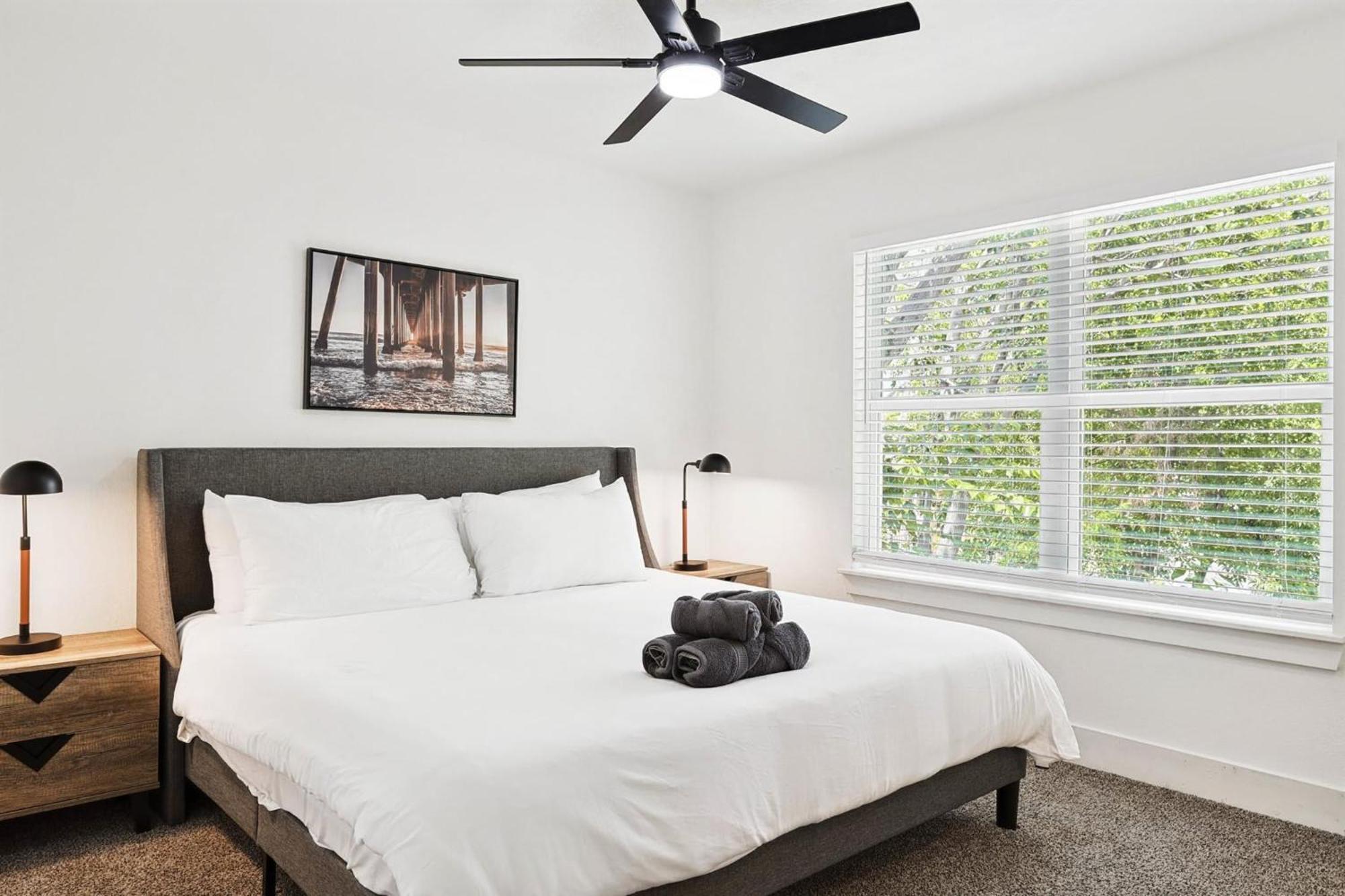 Of Bishop Arts 2bd With Style & Comfort Dallas