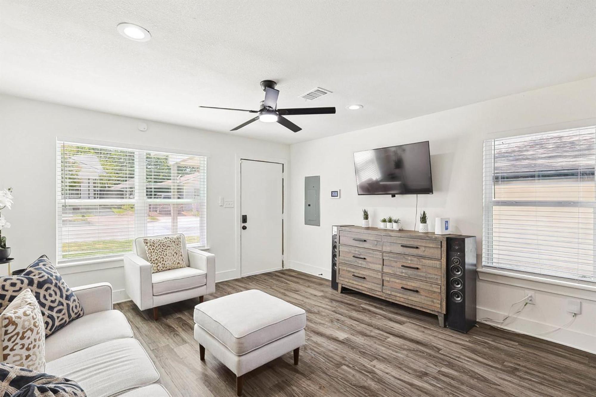 Of Bishop Arts 2bd With Style & Comfort Holiday home Dallas