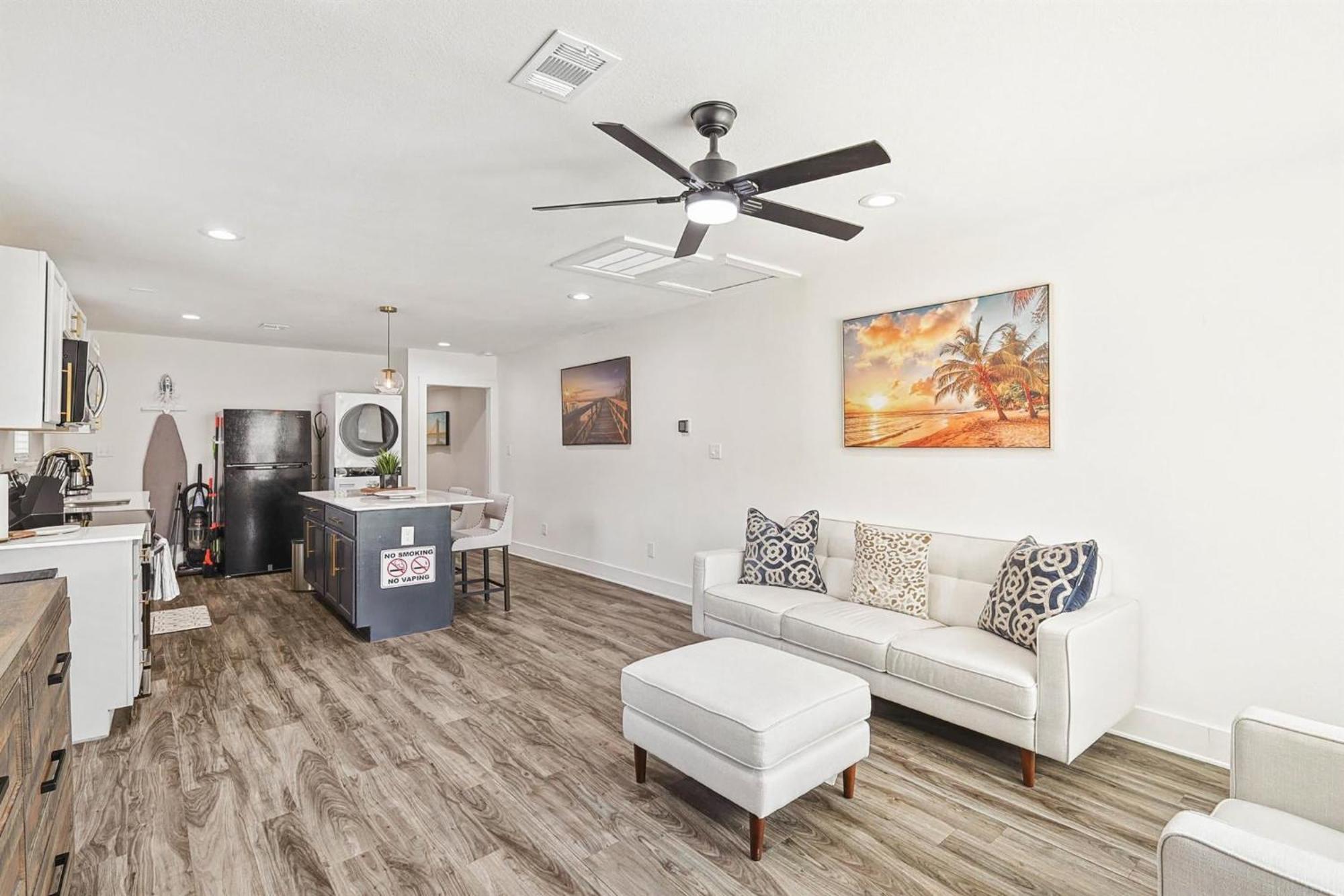 Of Bishop Arts 2bd With Style & Comfort * Dallas