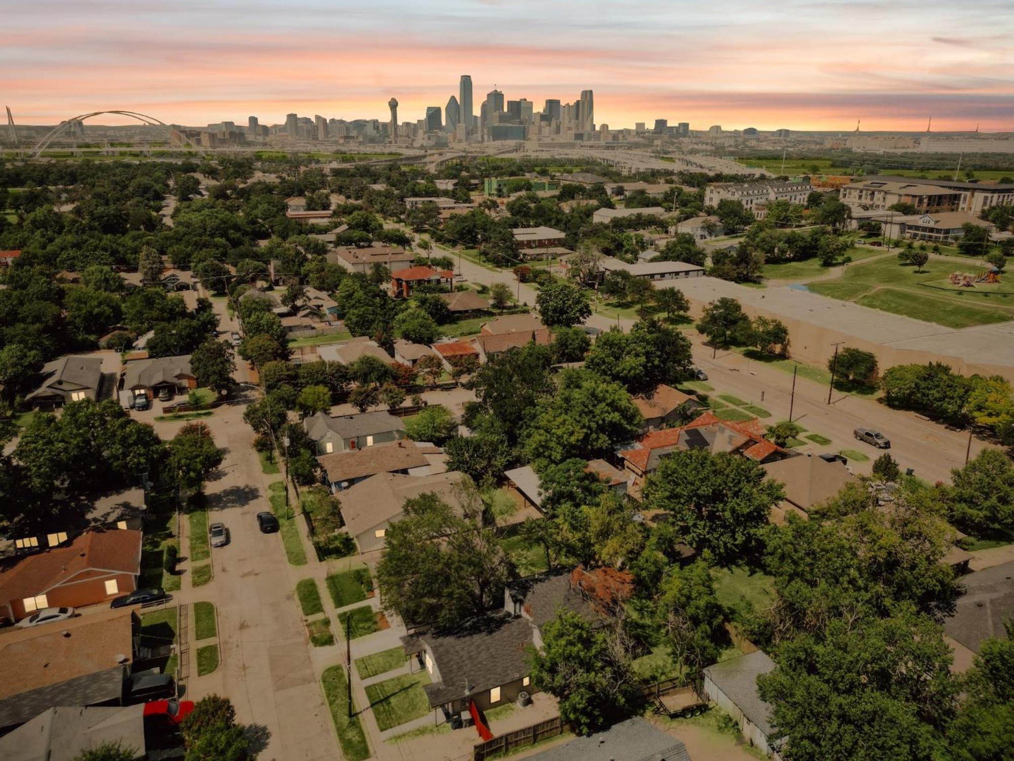 Of Bishop Arts 2bd With Style & Comfort * Dallas