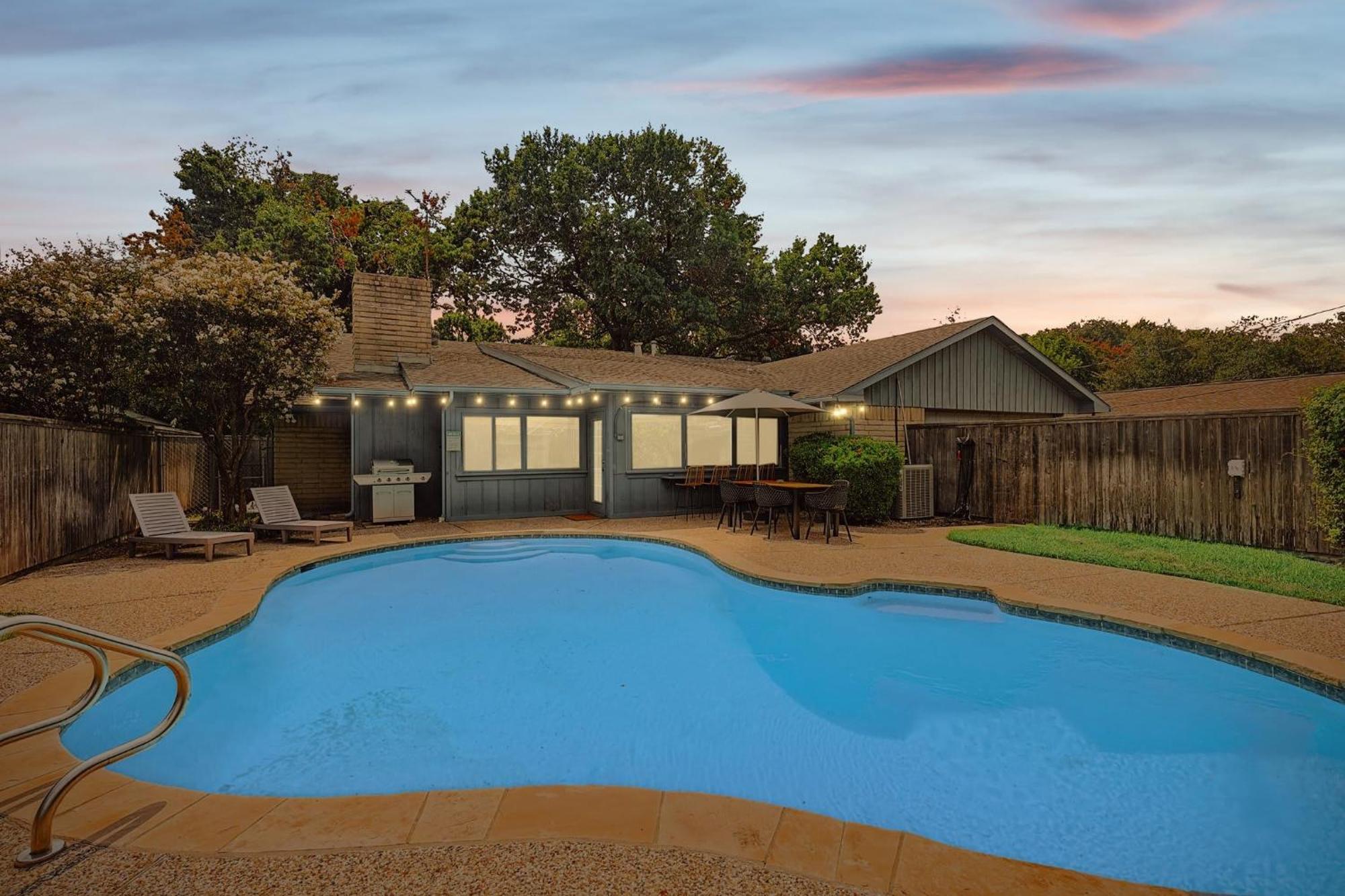 4-bd Serene Hideaway W Pool Foosball And Patio *