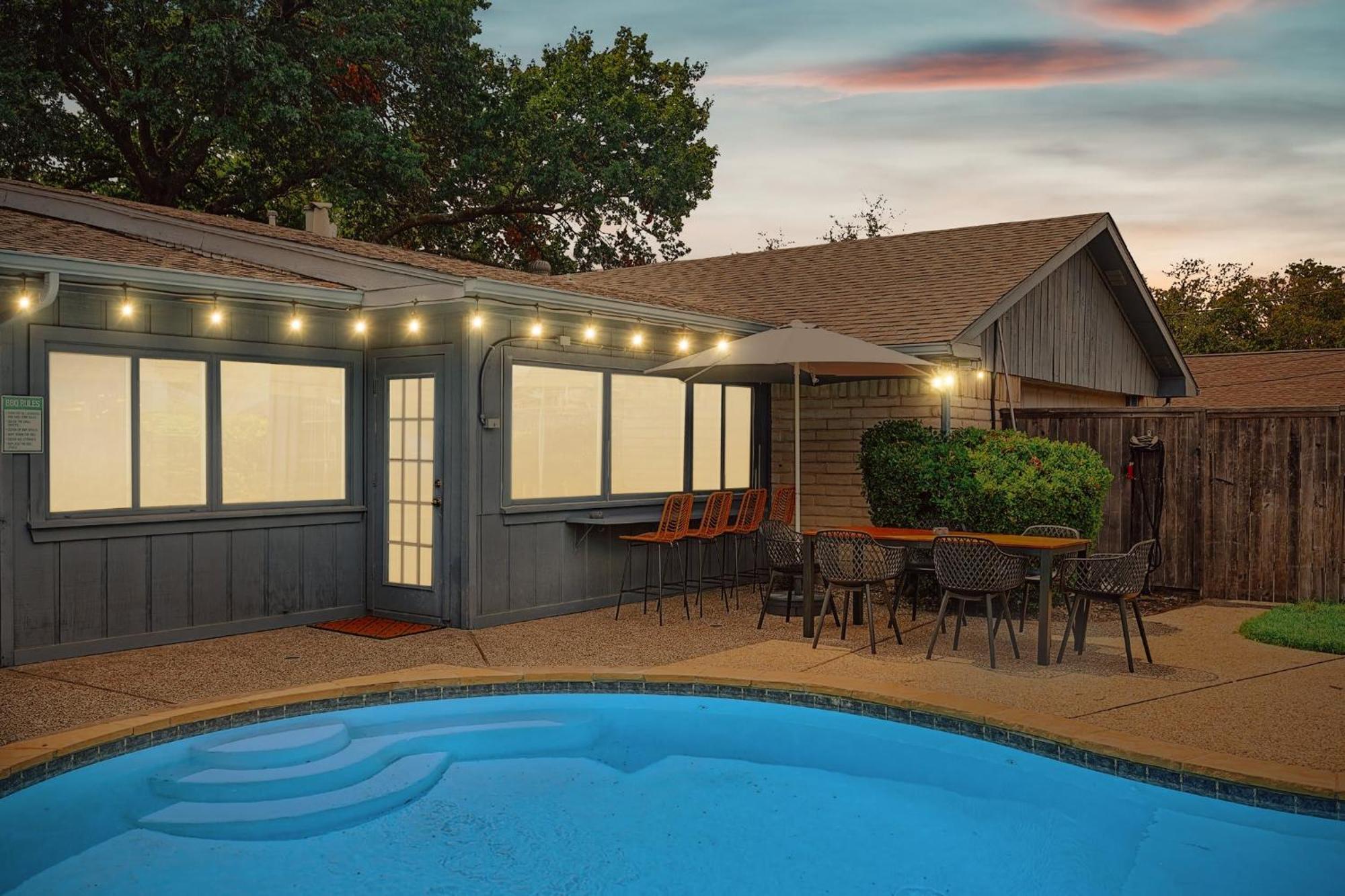 4-bd Serene Hideaway W Pool Foosball And Patio Holiday home