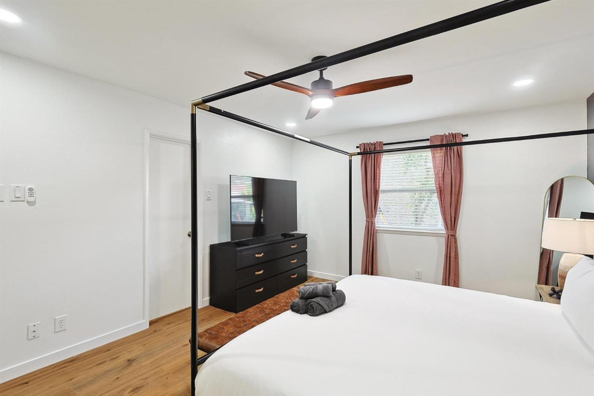 4-bd Serene Hideaway W Pool Foosball And Patio
