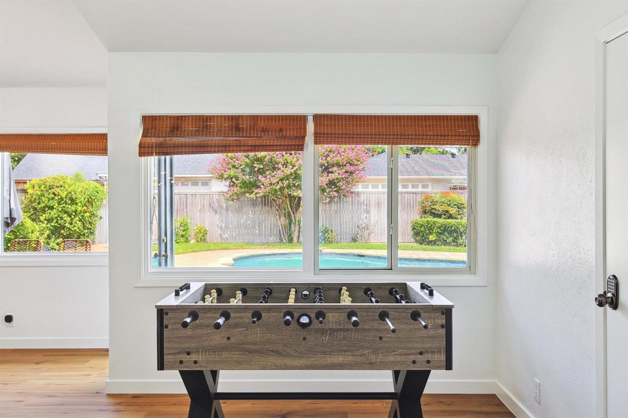 4-bd Serene Hideaway W Pool Foosball And Patio *