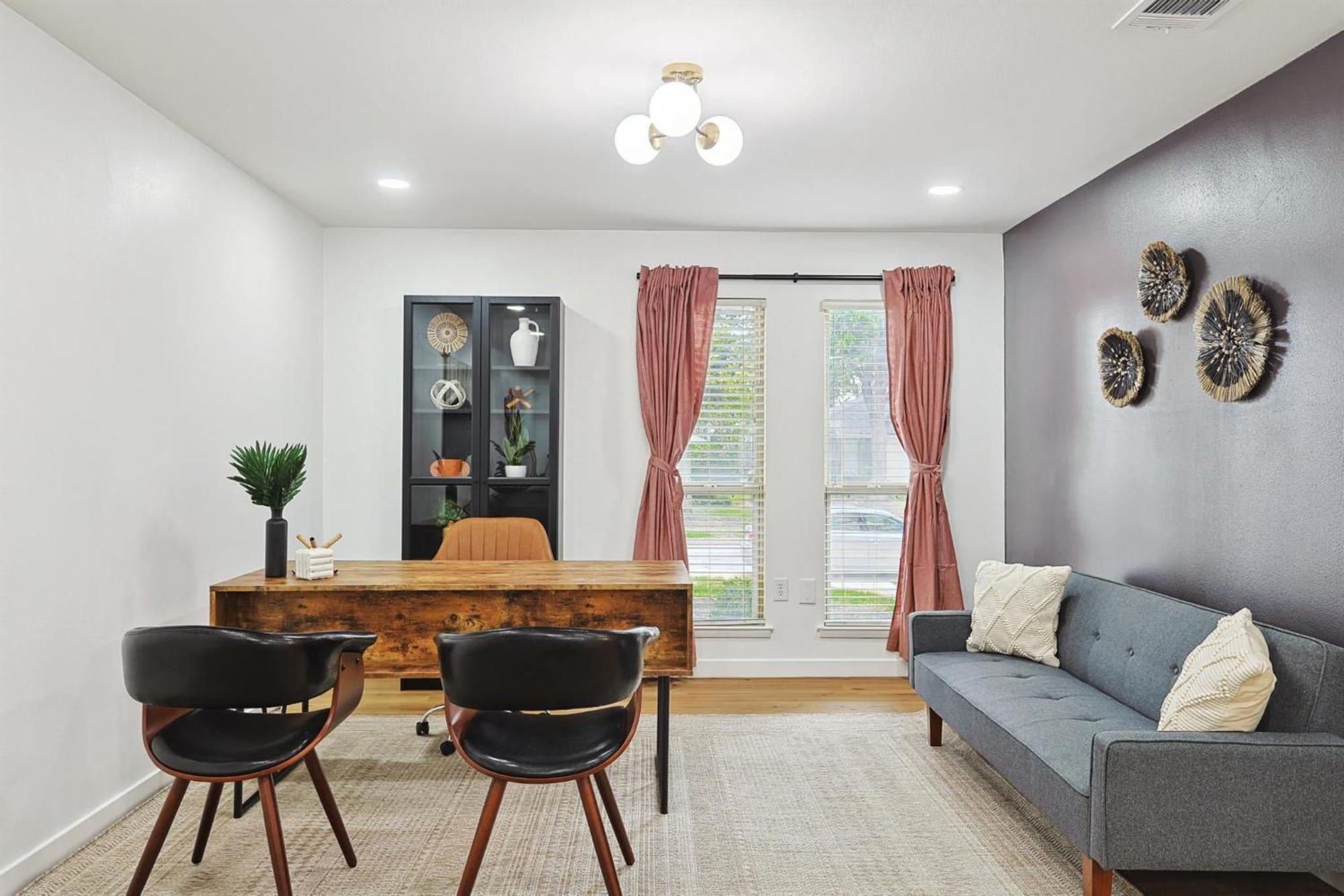 Holiday home 4-bd Serene Hideaway W Pool Foosball And Patio Dallas
