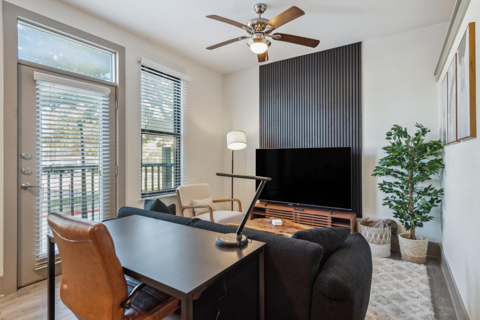 Amazing Uptown Free Parking Pet Friendly Apartment Dallas