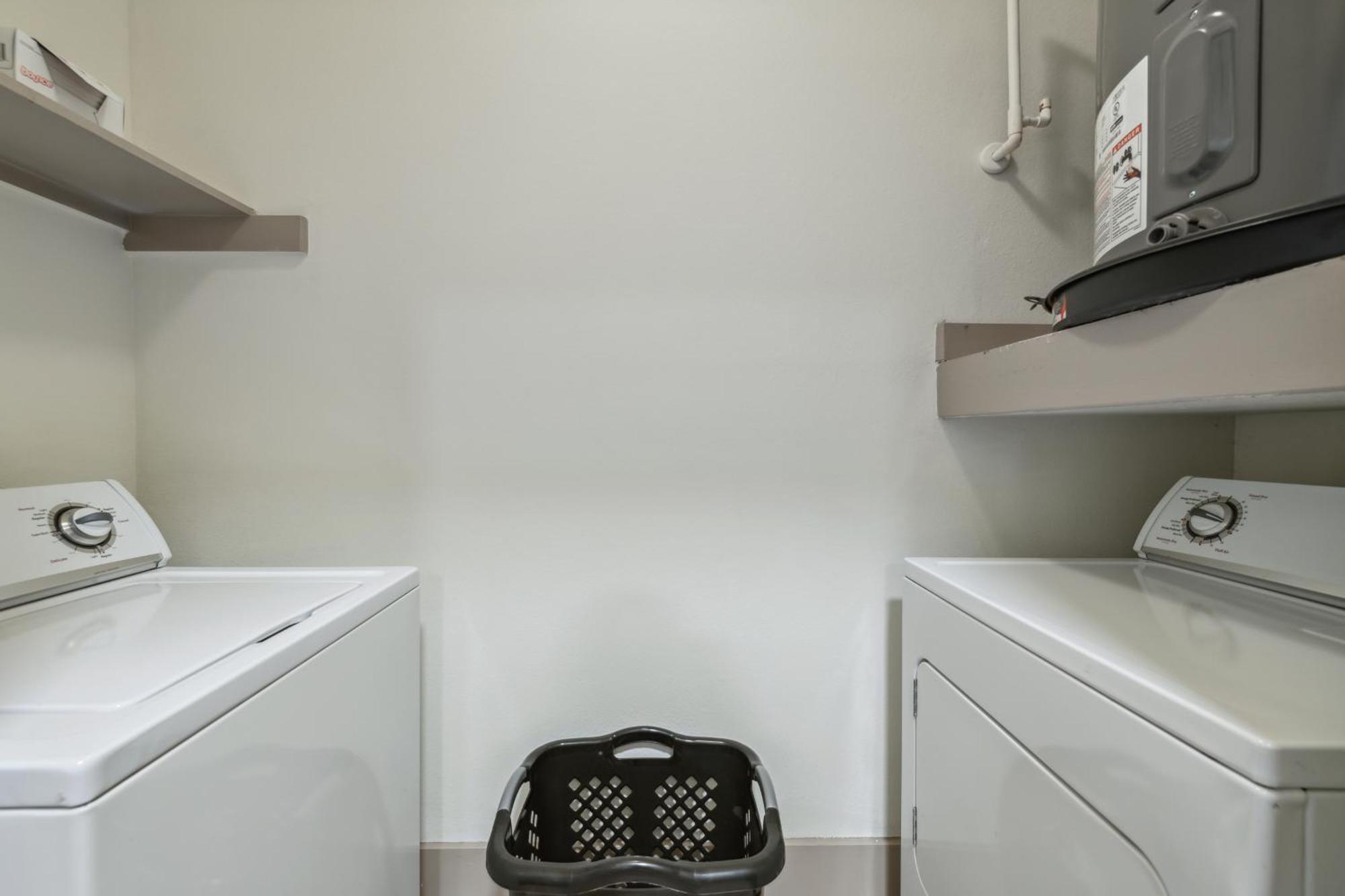 Apartment Amazing Uptown Free Parking Pet Friendly