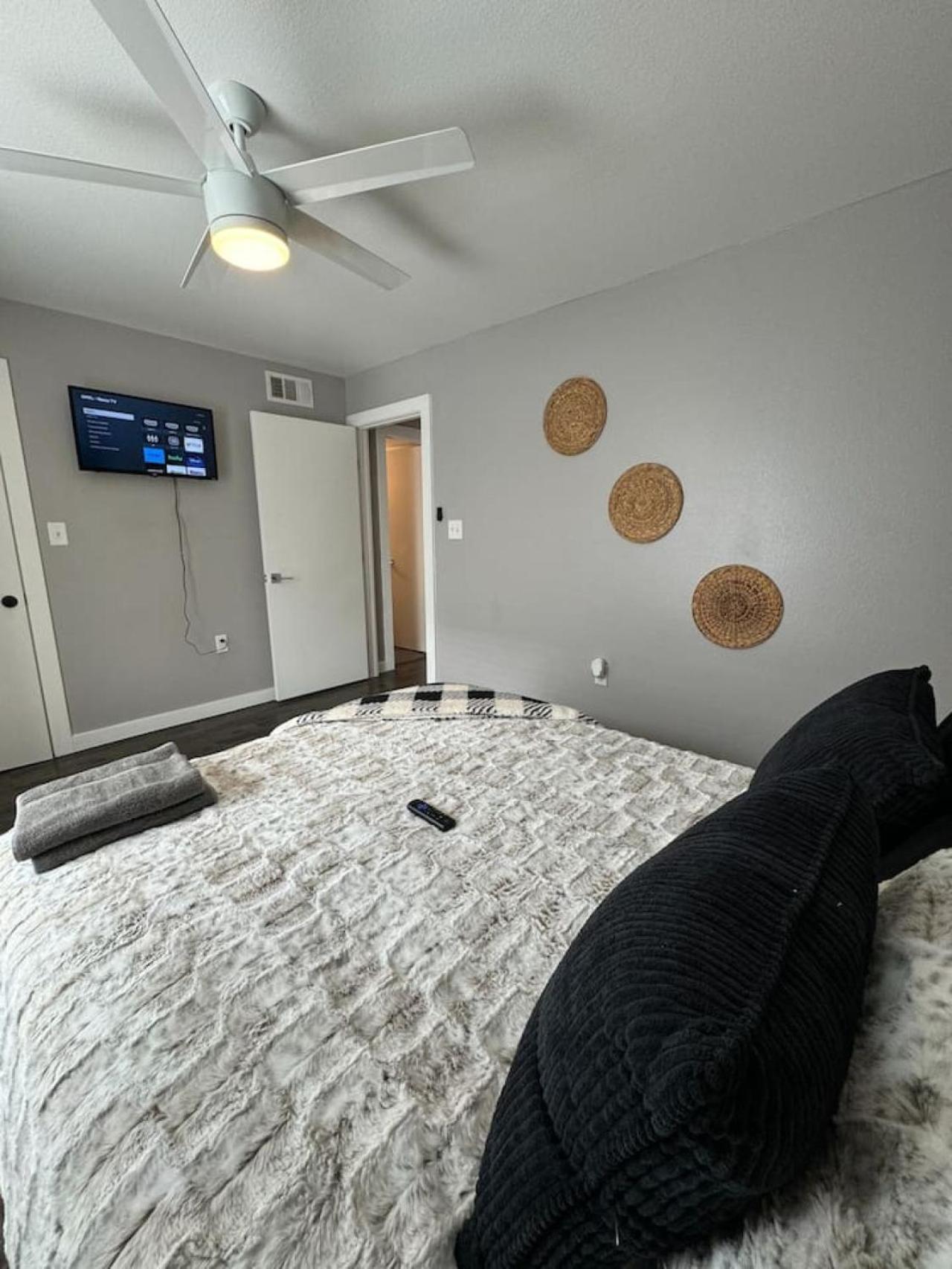 Downtown - Modern 1bed 1bath Escape Apartment *
