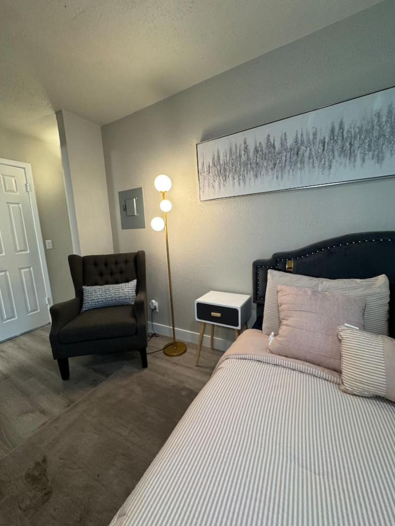 Downtown Luxe Urban Haven 1bd Retreat Apartment *