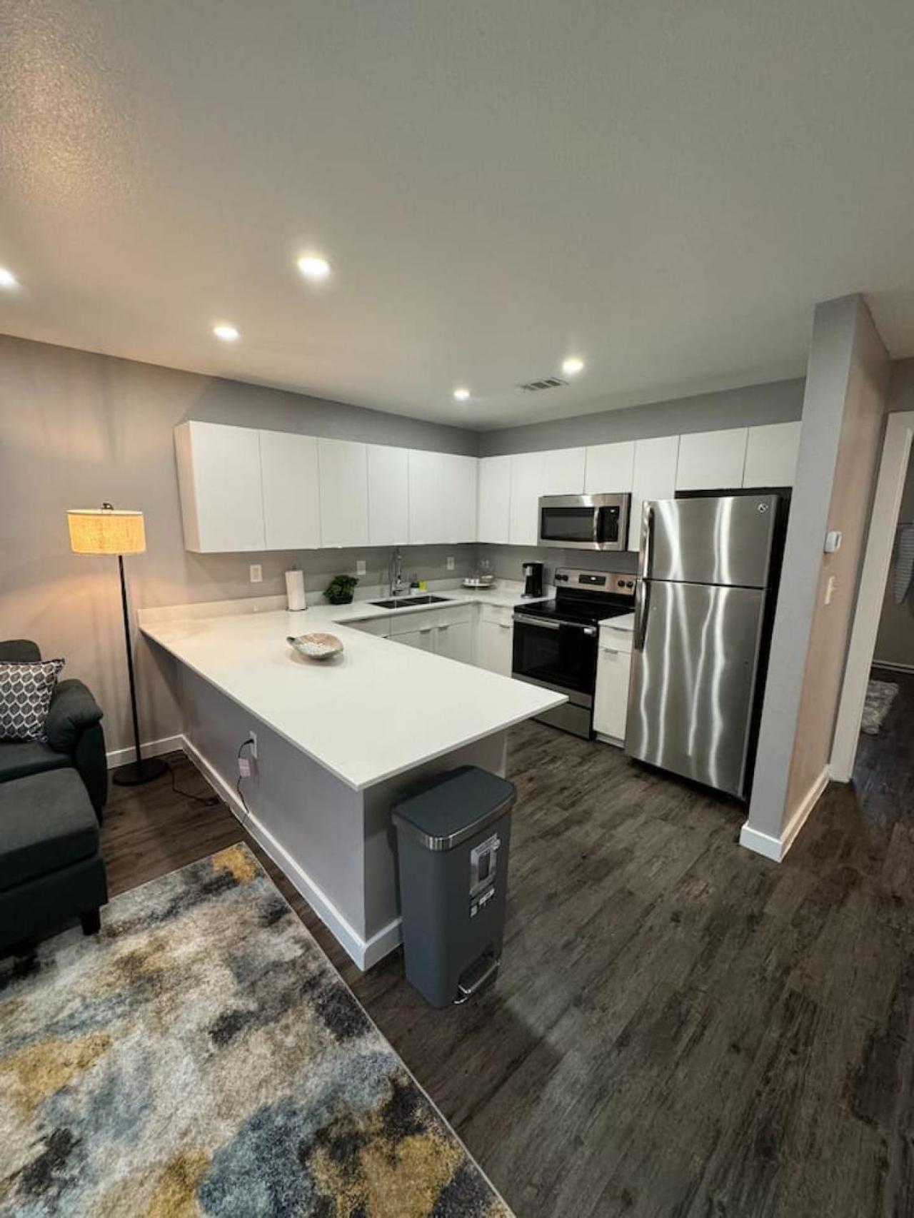 Downtown - Modern 1bed 1bath Escape