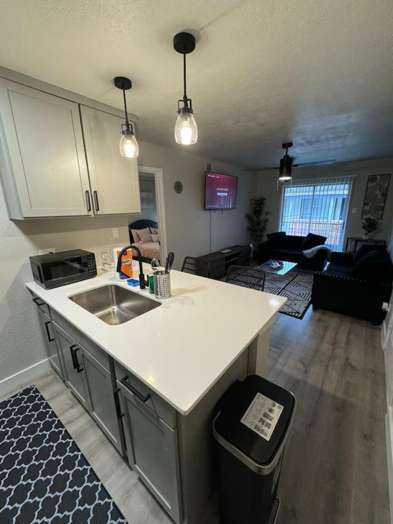 Apartment Downtown Luxe Urban Haven 1bd Retreat *