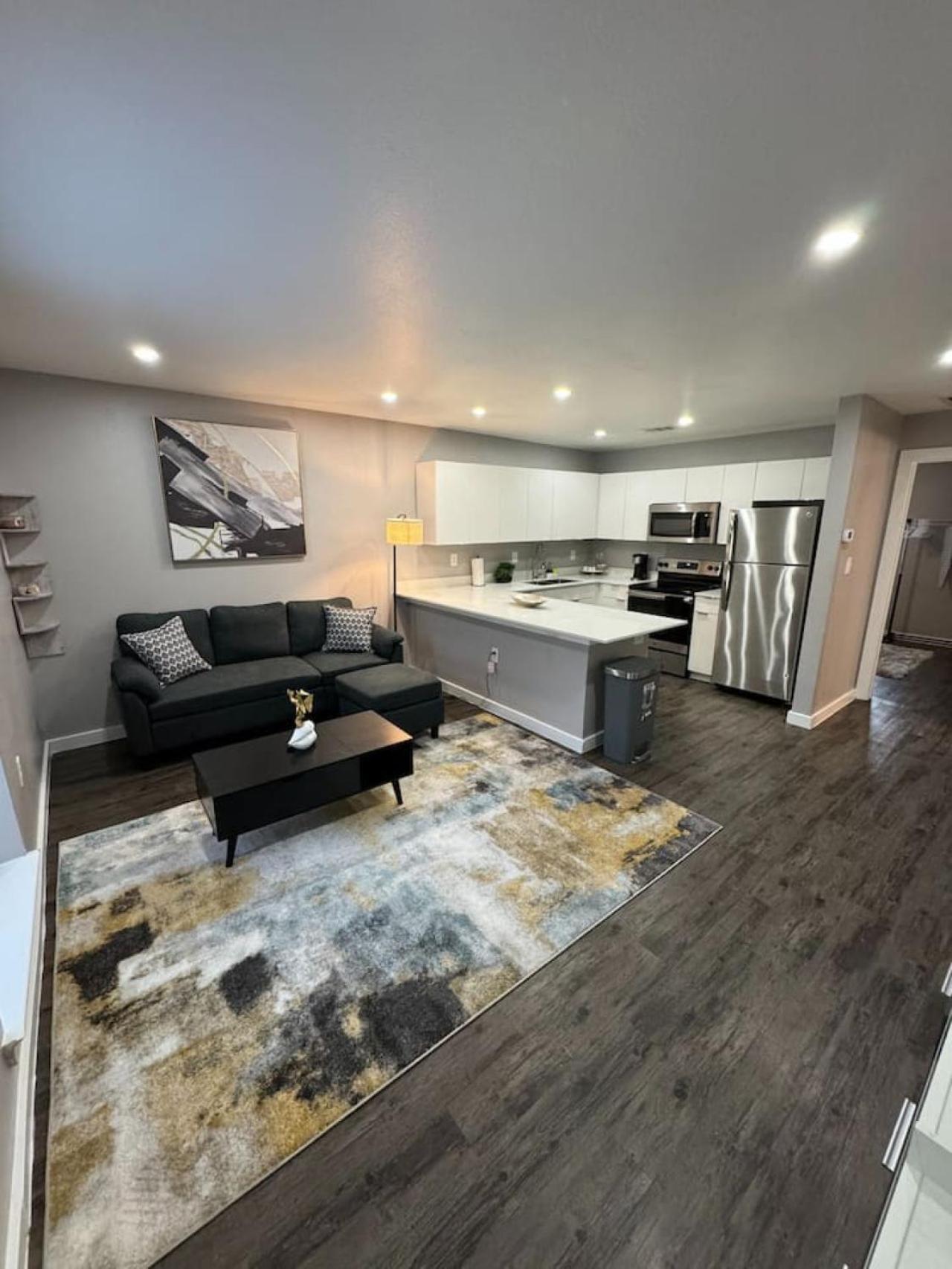 Downtown - Modern 1bed 1bath Escape Apartment *