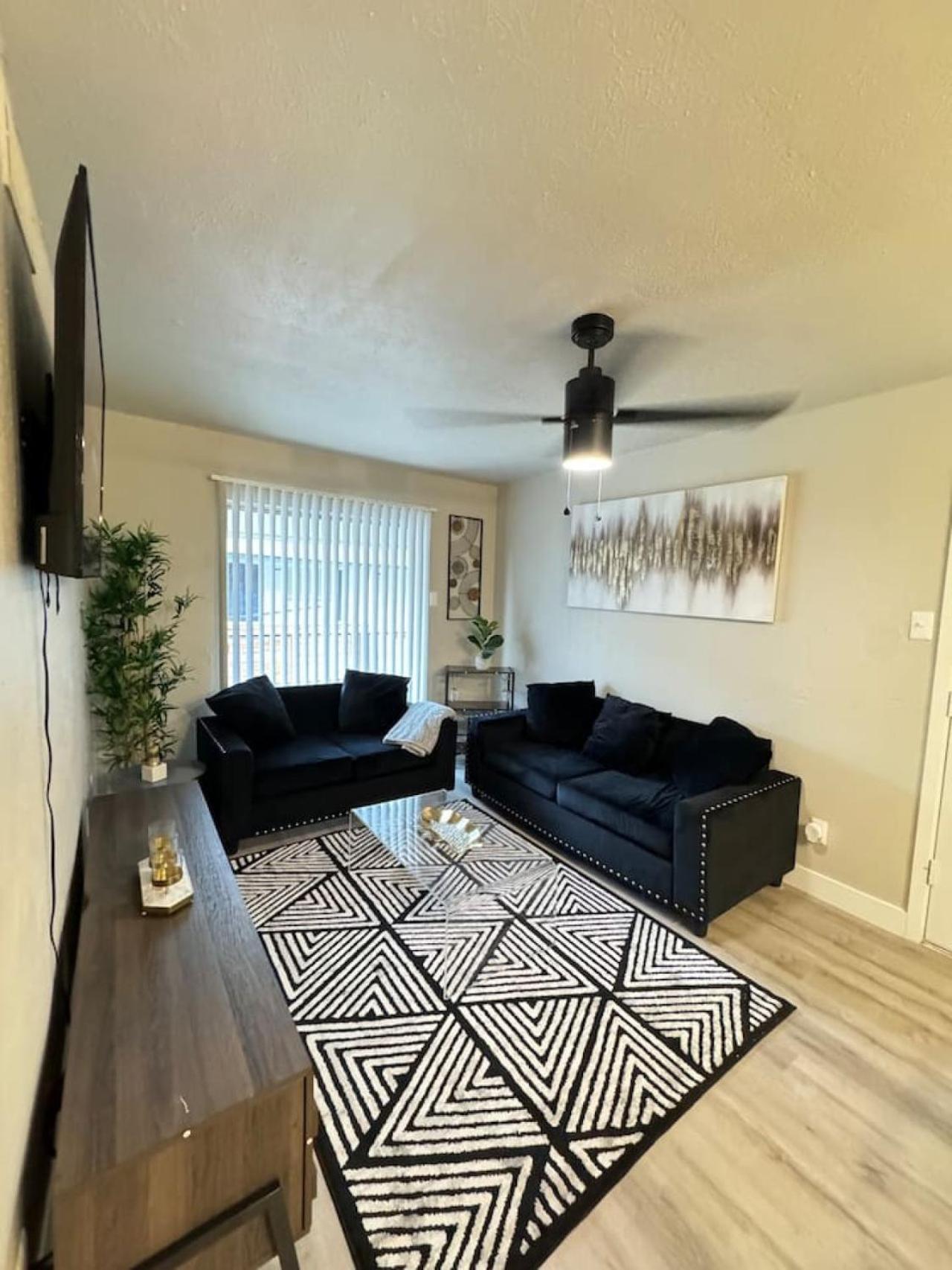 Downtown Luxe Urban Haven 1bd Retreat * Dallas