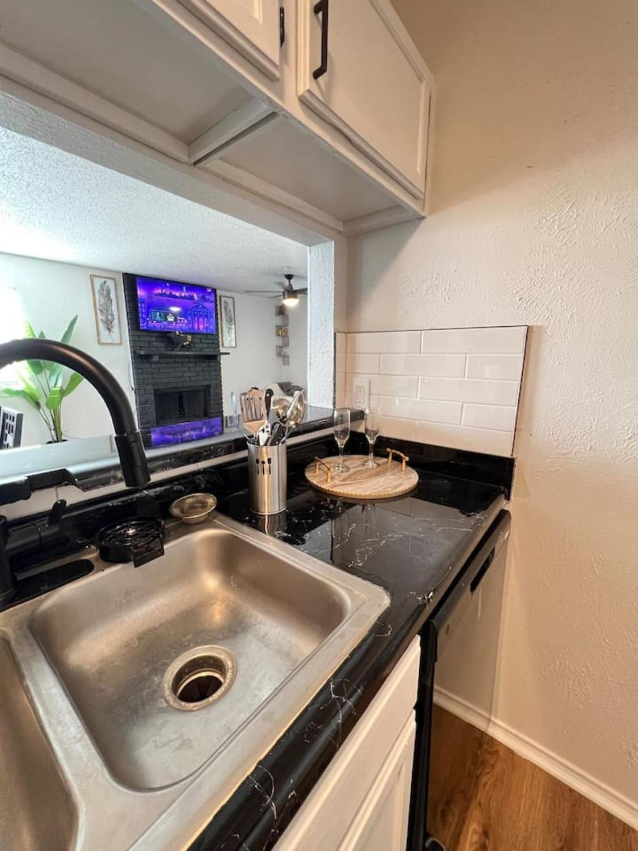 Sleek Luxe Gem Downtown 2bd 2ba Dallas