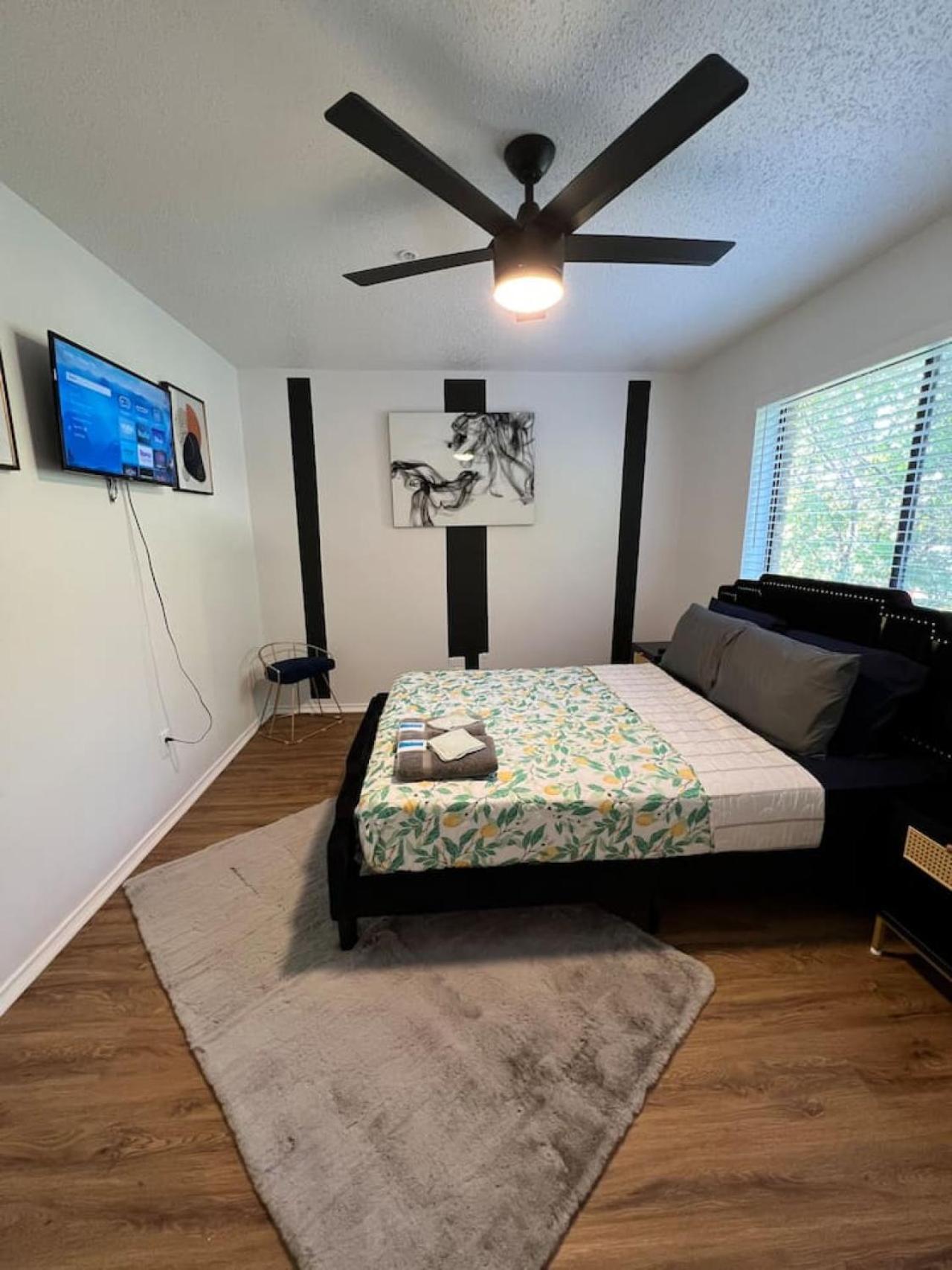 Sleek Luxe Gem Downtown 2bd 2ba * Dallas