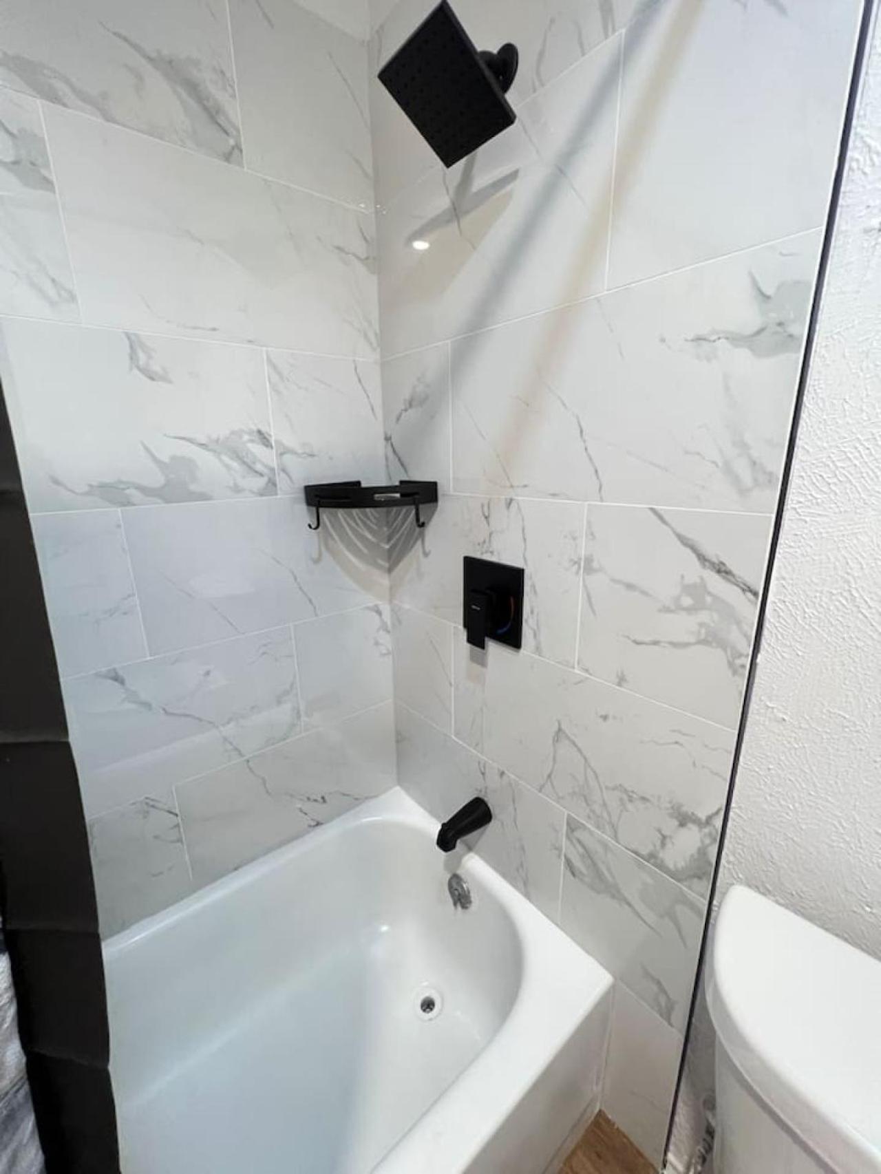 Sleek Luxe Gem Downtown 2bd 2ba * Dallas