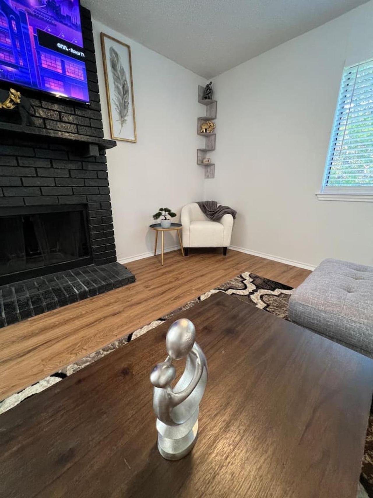 Sleek Luxe Gem Downtown 2bd 2ba Apartment Dallas