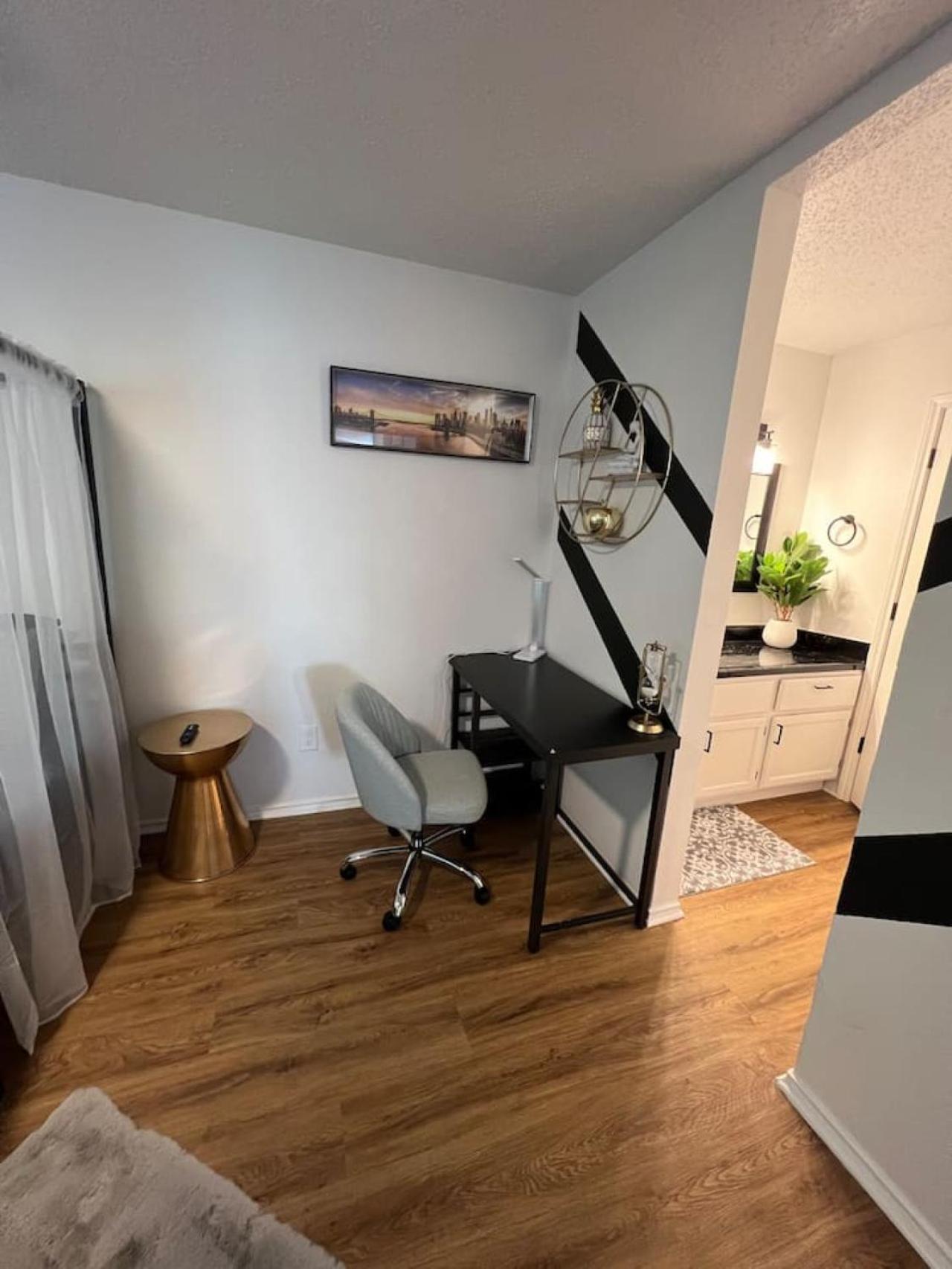 Sleek Luxe Gem Downtown 2bd 2ba Dallas