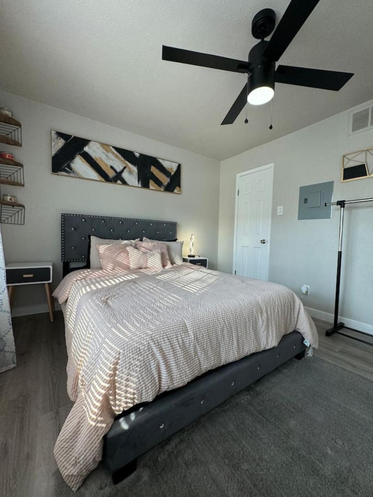 Downtown Lux Abode 1bd