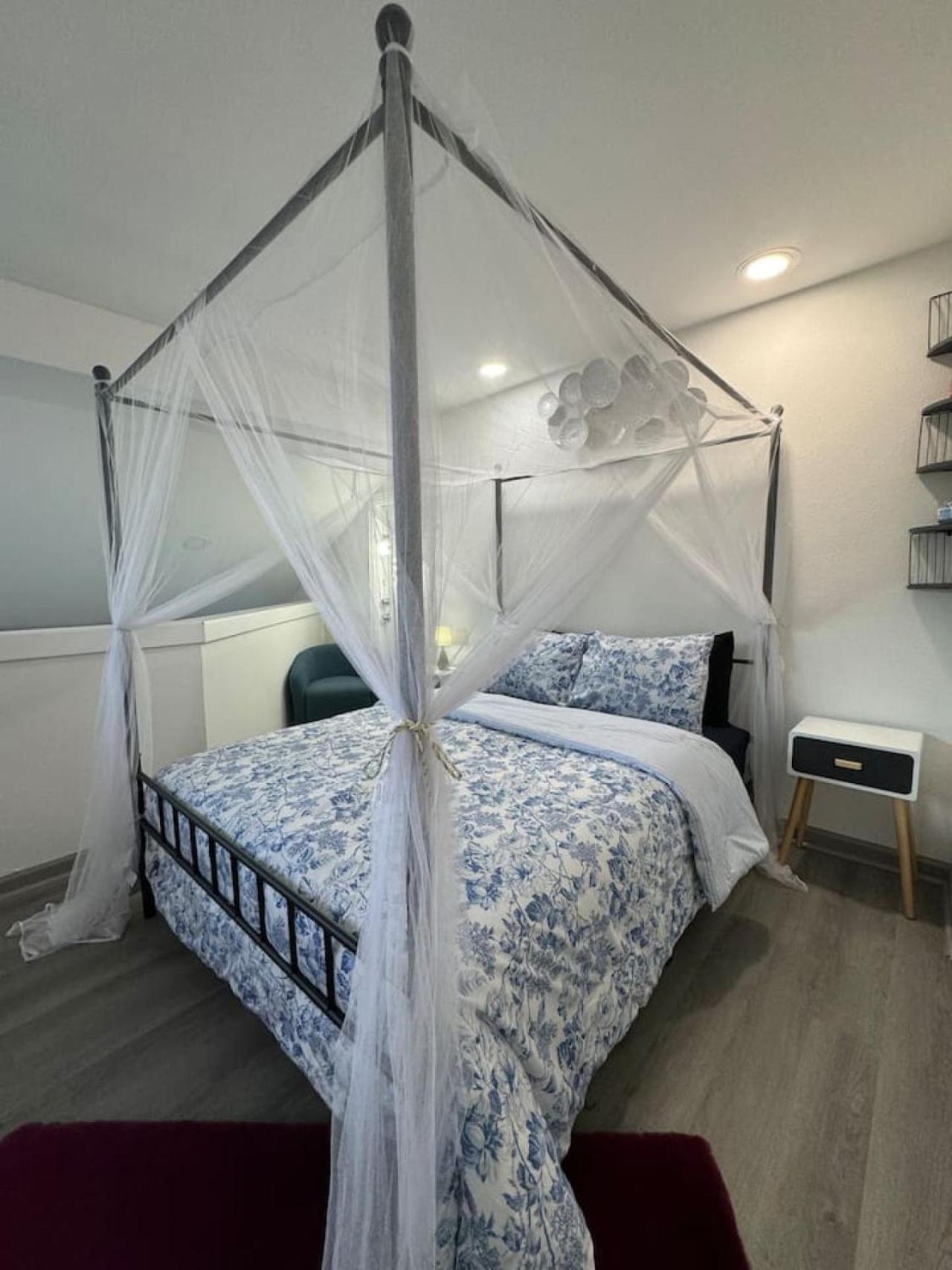 Dt L 2bd Cozy Abode L 5 Min From Field Apartment
