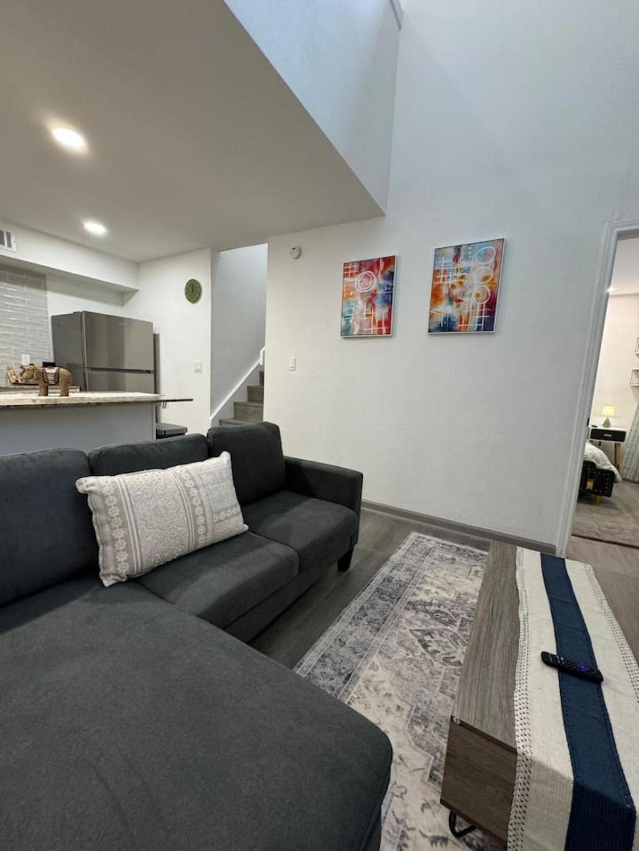 Dt L 2bd Cozy Abode L 5 Min From Field