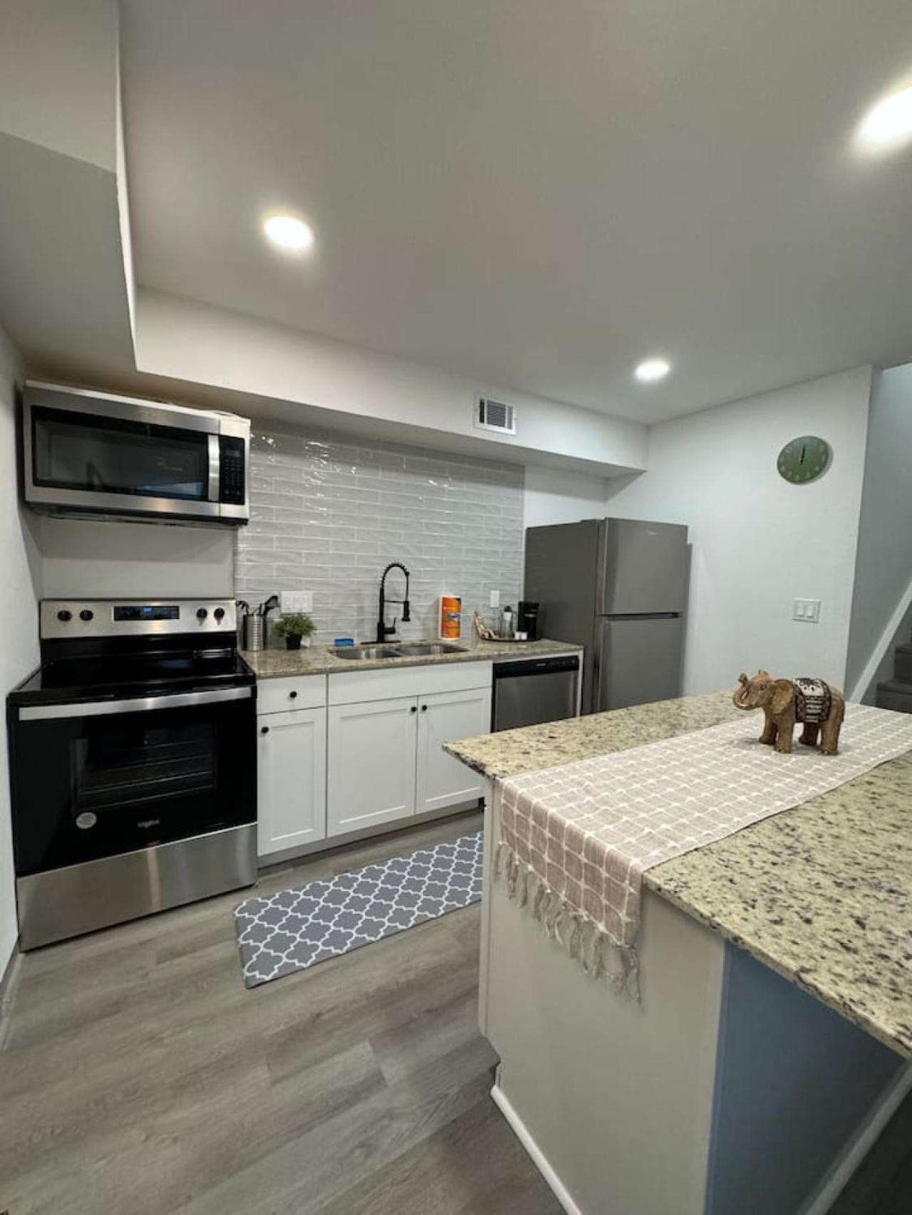 Dt L 2bd Cozy Abode L 5 Min From Field