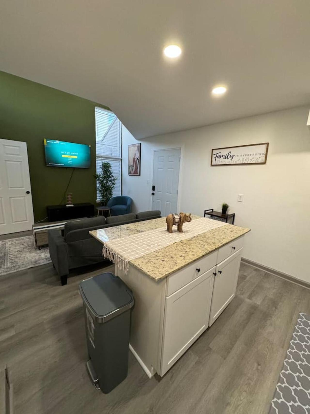 Dt L 2bd Cozy Abode L 5 Min From Field Apartment Dallas