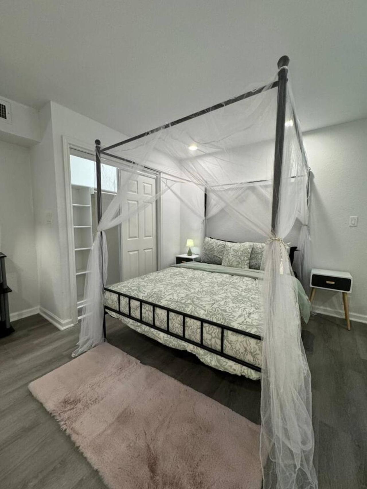 The Penthouse Luxe Gem 3bed 2bath * Dallas