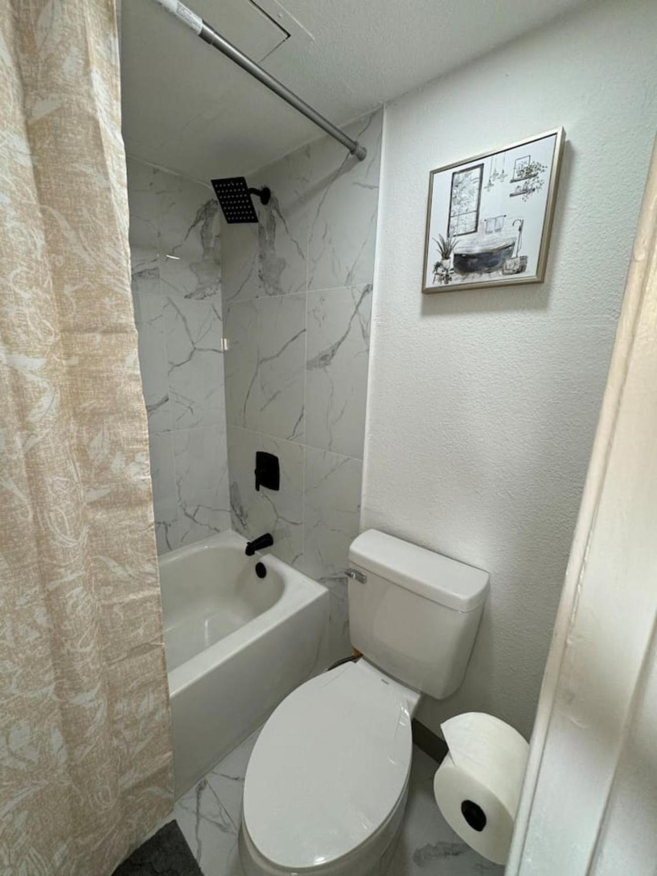 Apartment Dt 2bd Cozy Abode 5 Min From Field
