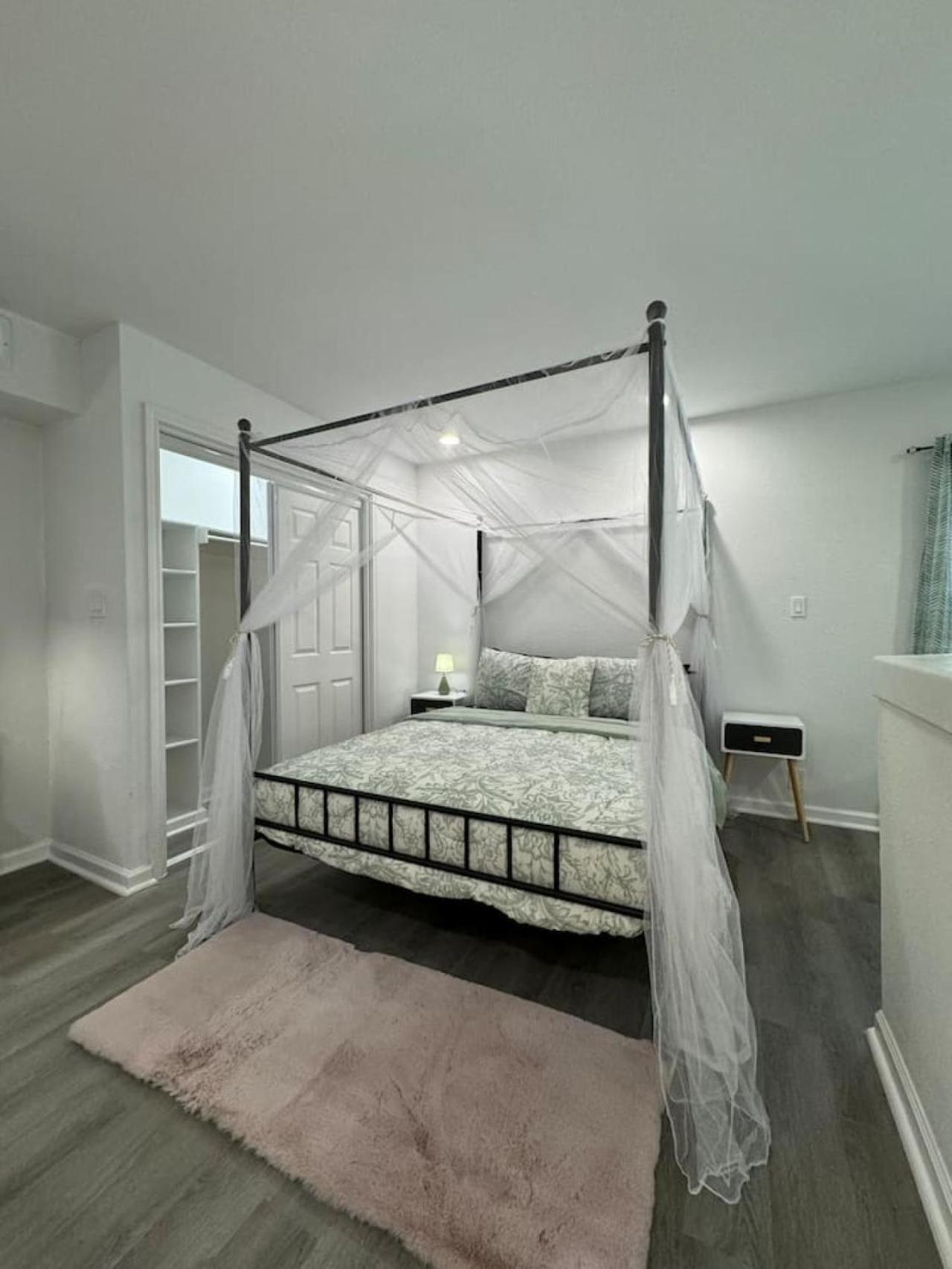 The Penthouse Luxe Gem 3bed 2bath Apartment Dallas