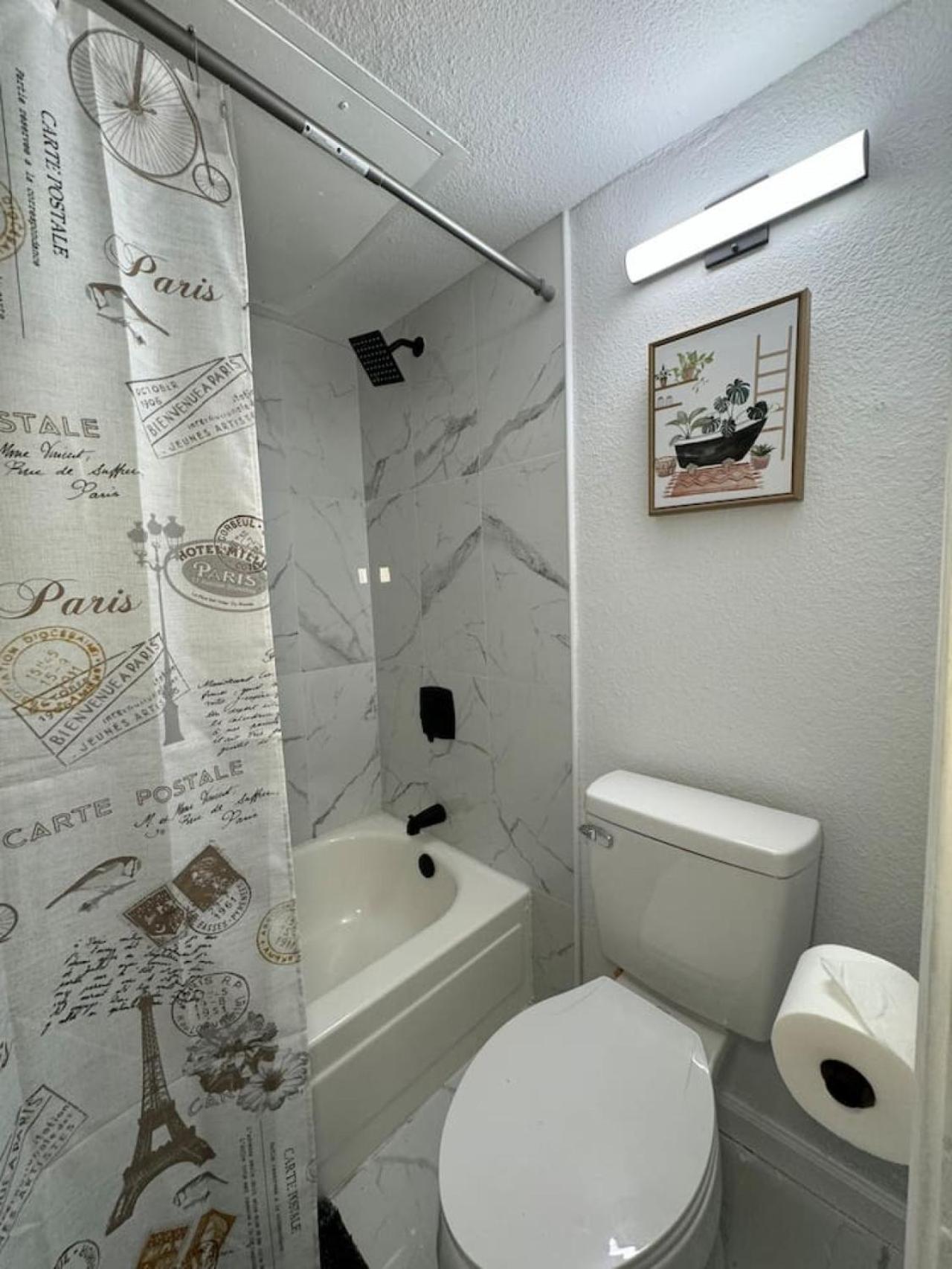 The Penthouse Luxe Gem 3bed 2bath * Dallas