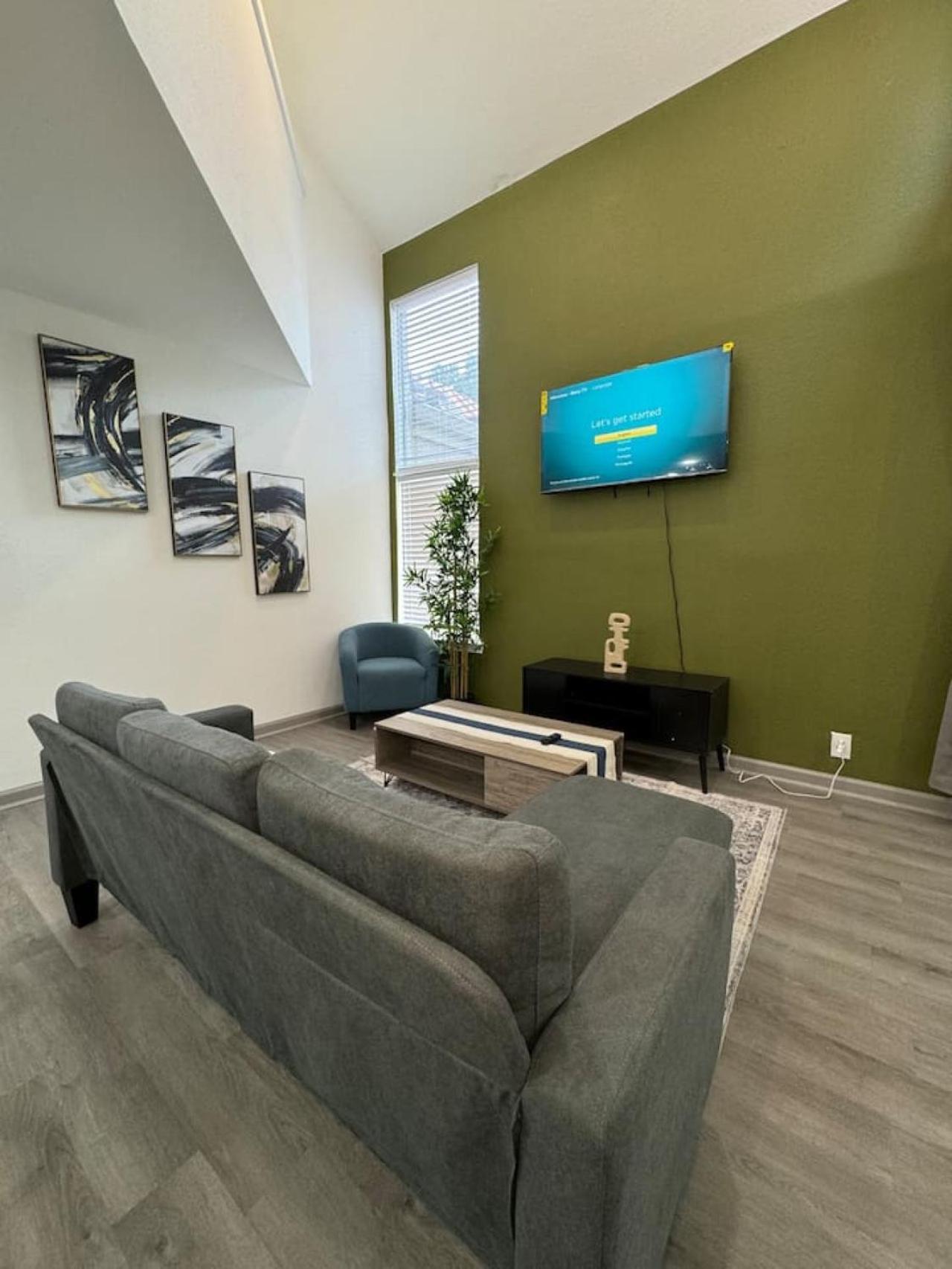 Dt 2bd Cozy Abode 5 Min From Field Apartment
