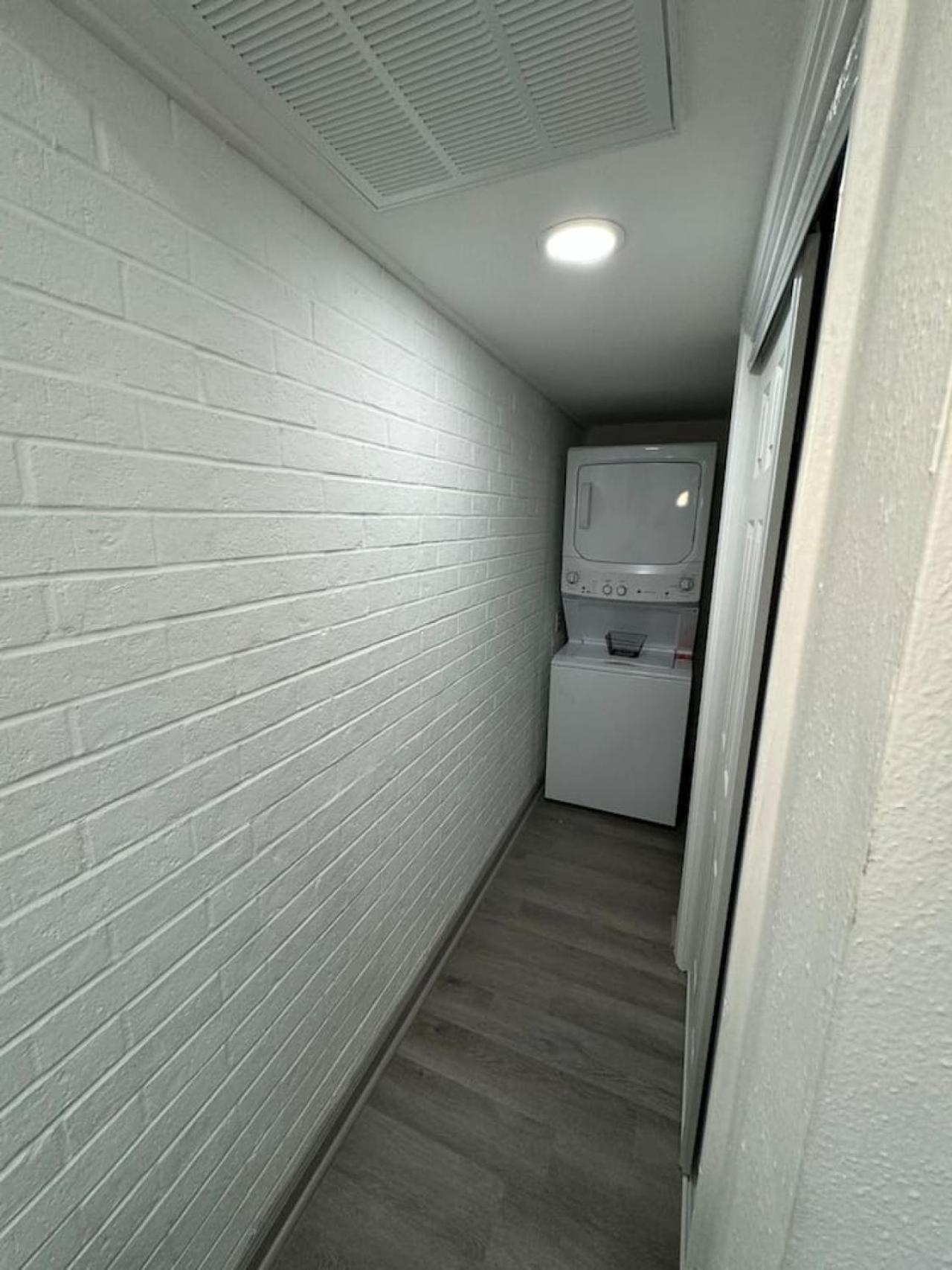 Dt 2bd Cozy Abode 5 Min From Field Apartment *
