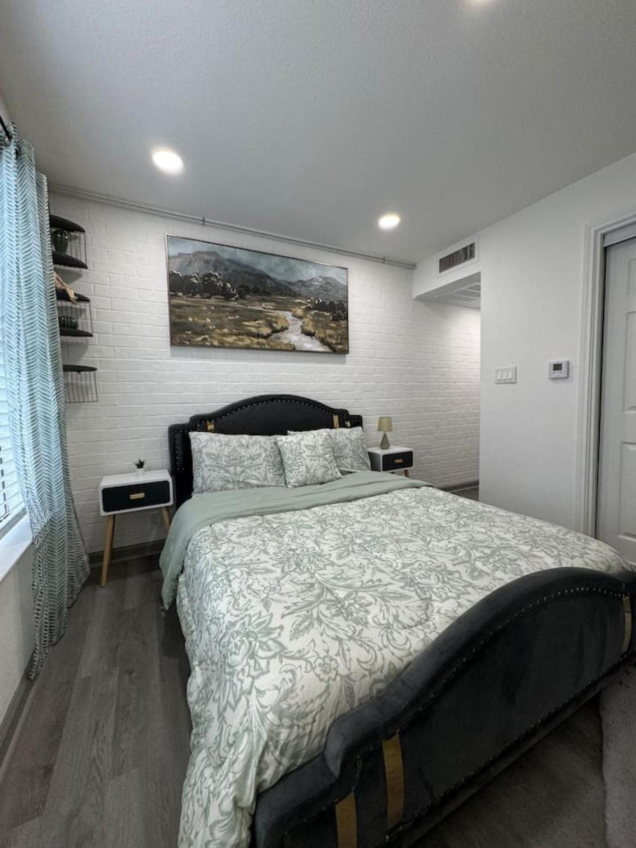 Dt 2bd Cozy Abode 5 Min From Field *