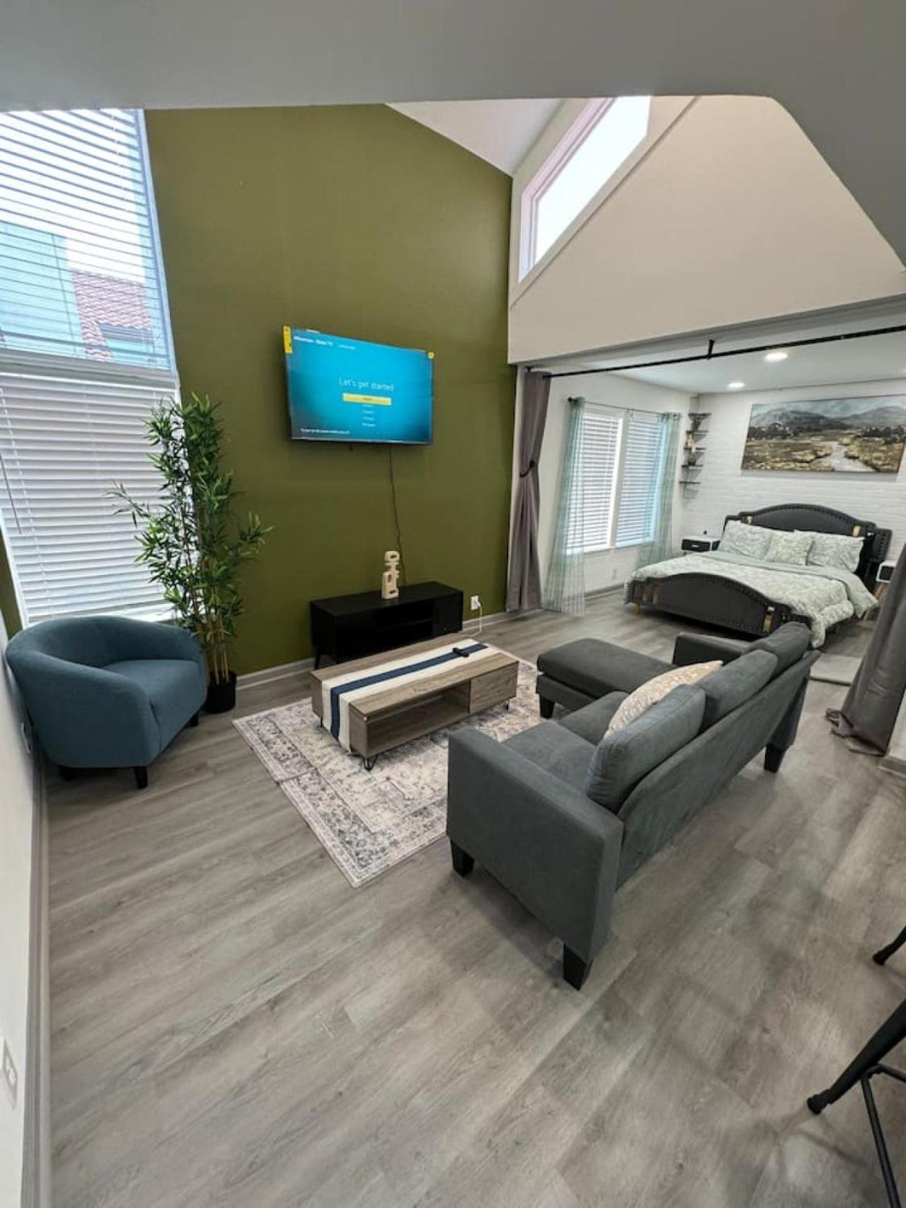 Dt 2bd Cozy Abode 5 Min From Field *