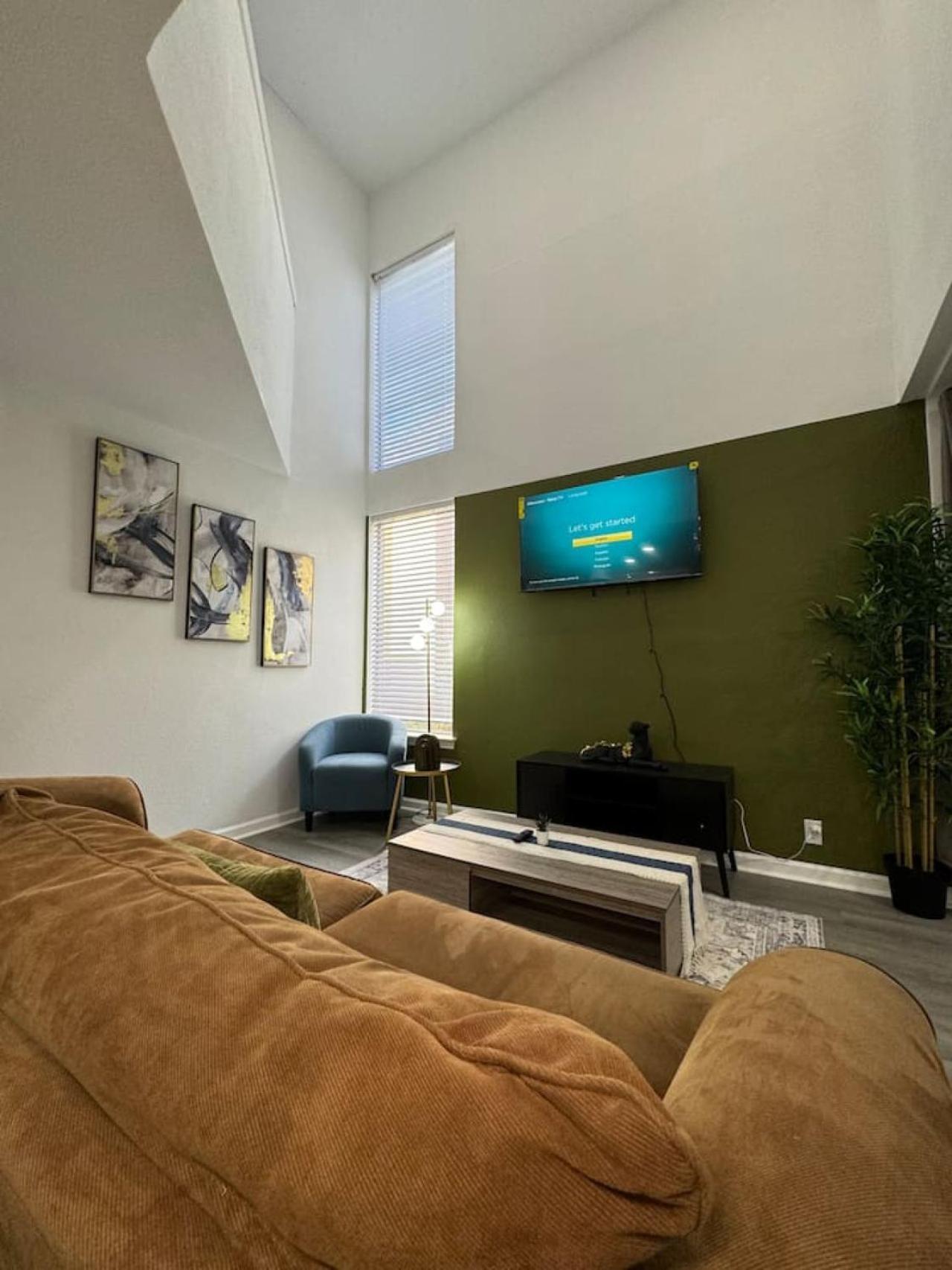The Penthouse Luxe Gem 3bed 2bath *