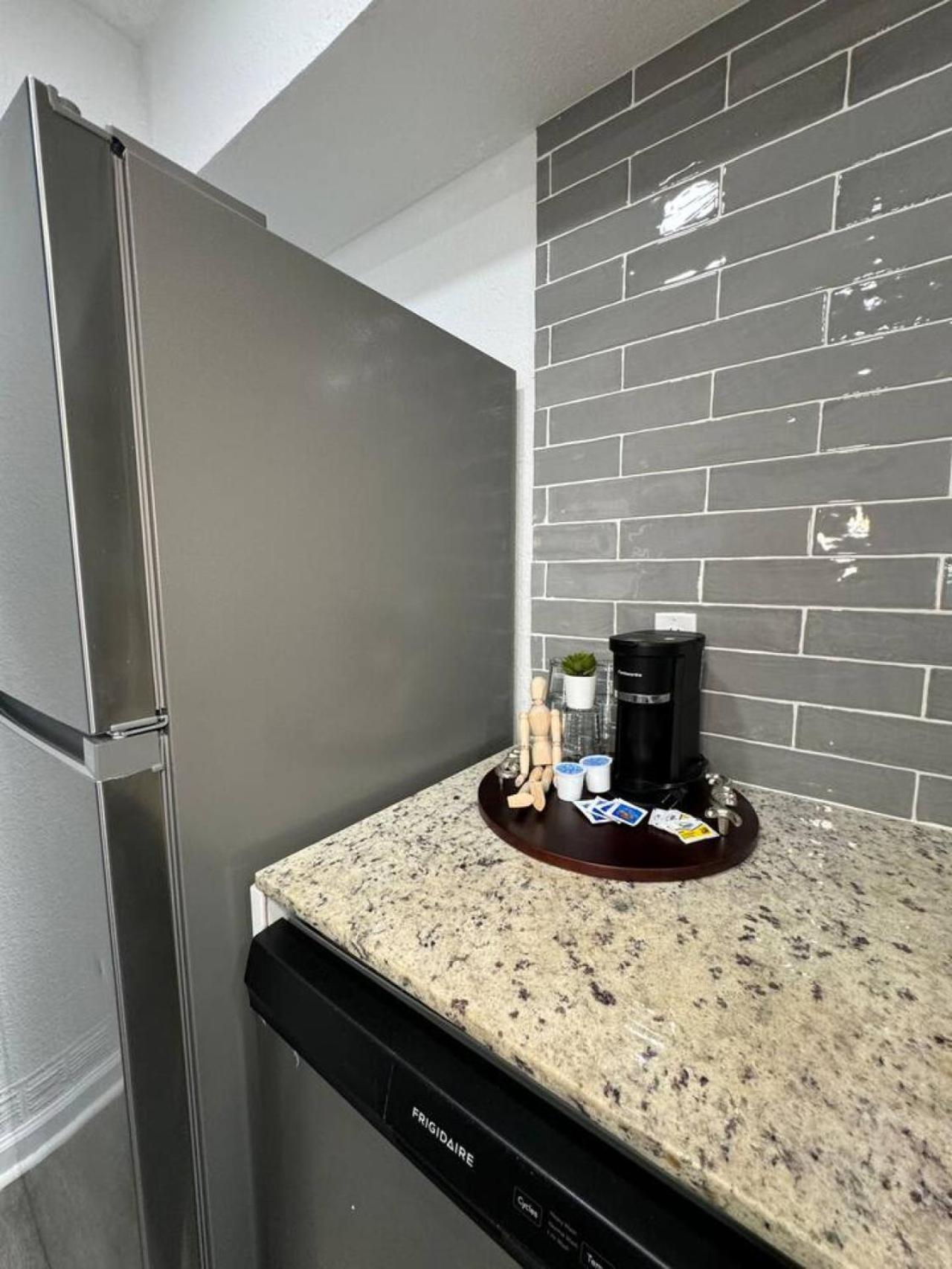 The Penthouse Luxe Gem 3bed 2bath Apartment