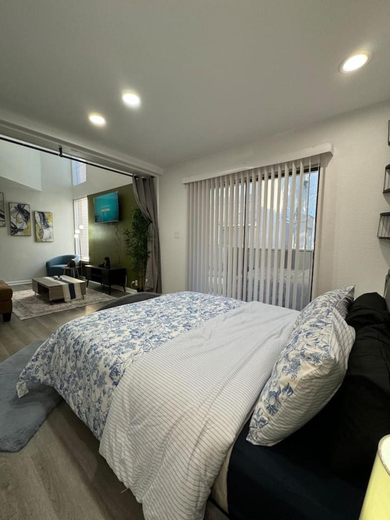 The Penthouse Luxe Gem 3bed 2bath Dallas