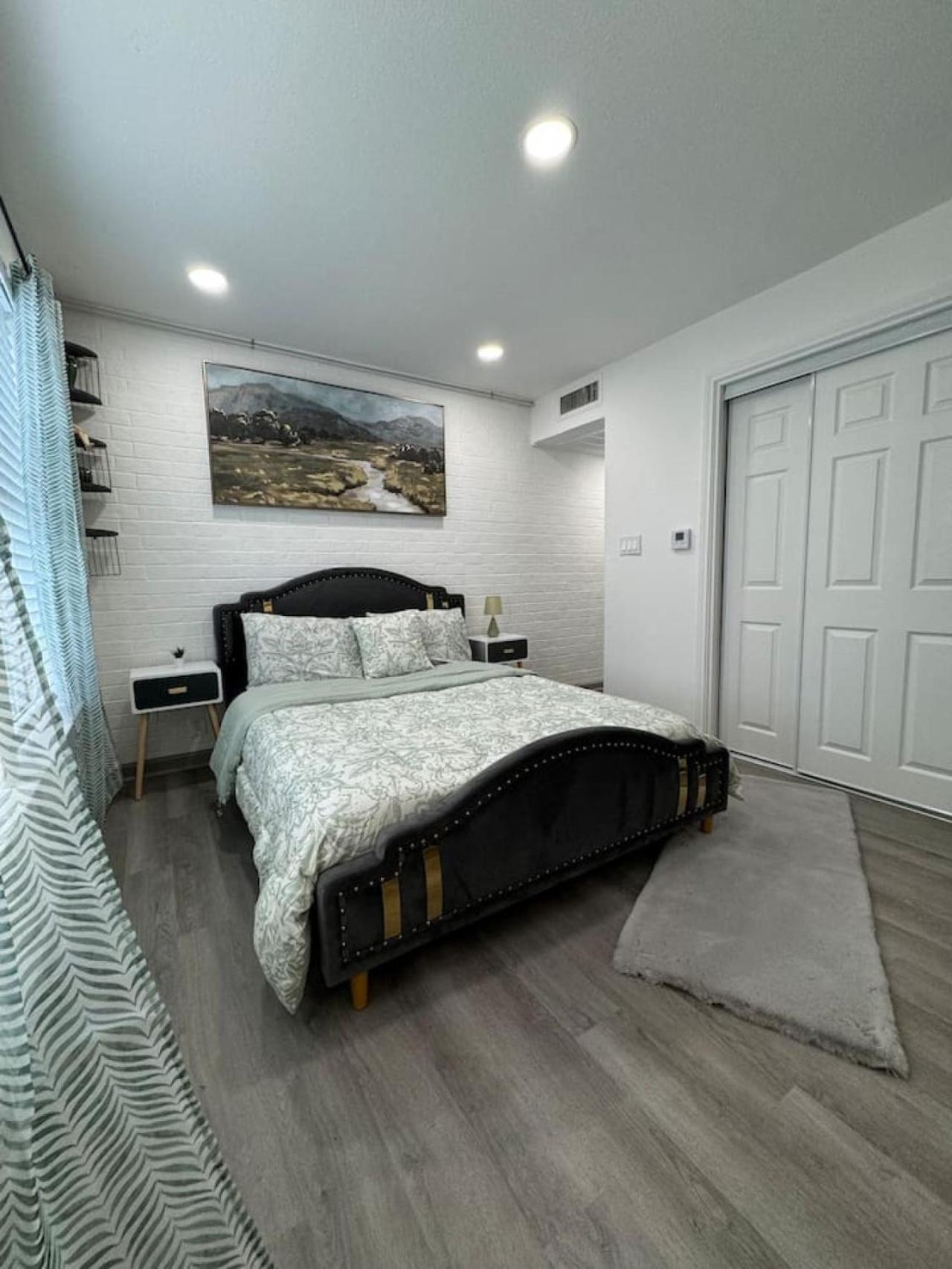 Dt 2bd Cozy Abode 5 Min From Field