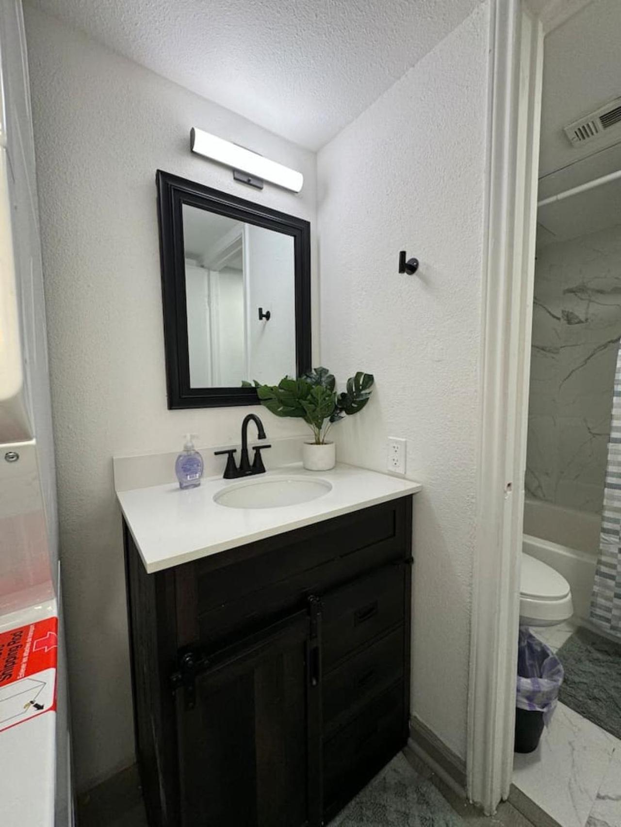 Dt 2bd Cozy Abode 5 Min From Field *