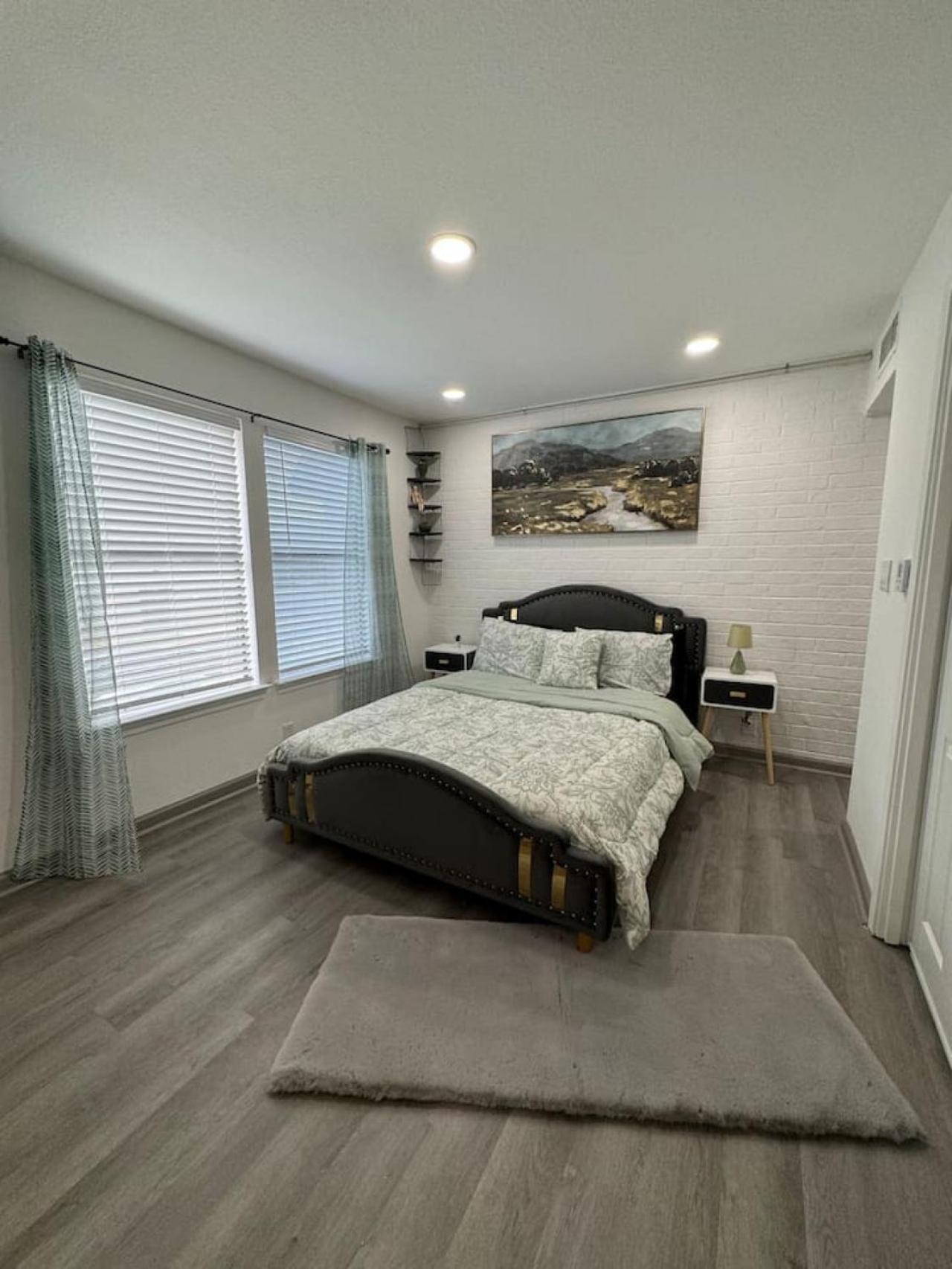 Dt 2bd Cozy Abode 5 Min From Field *