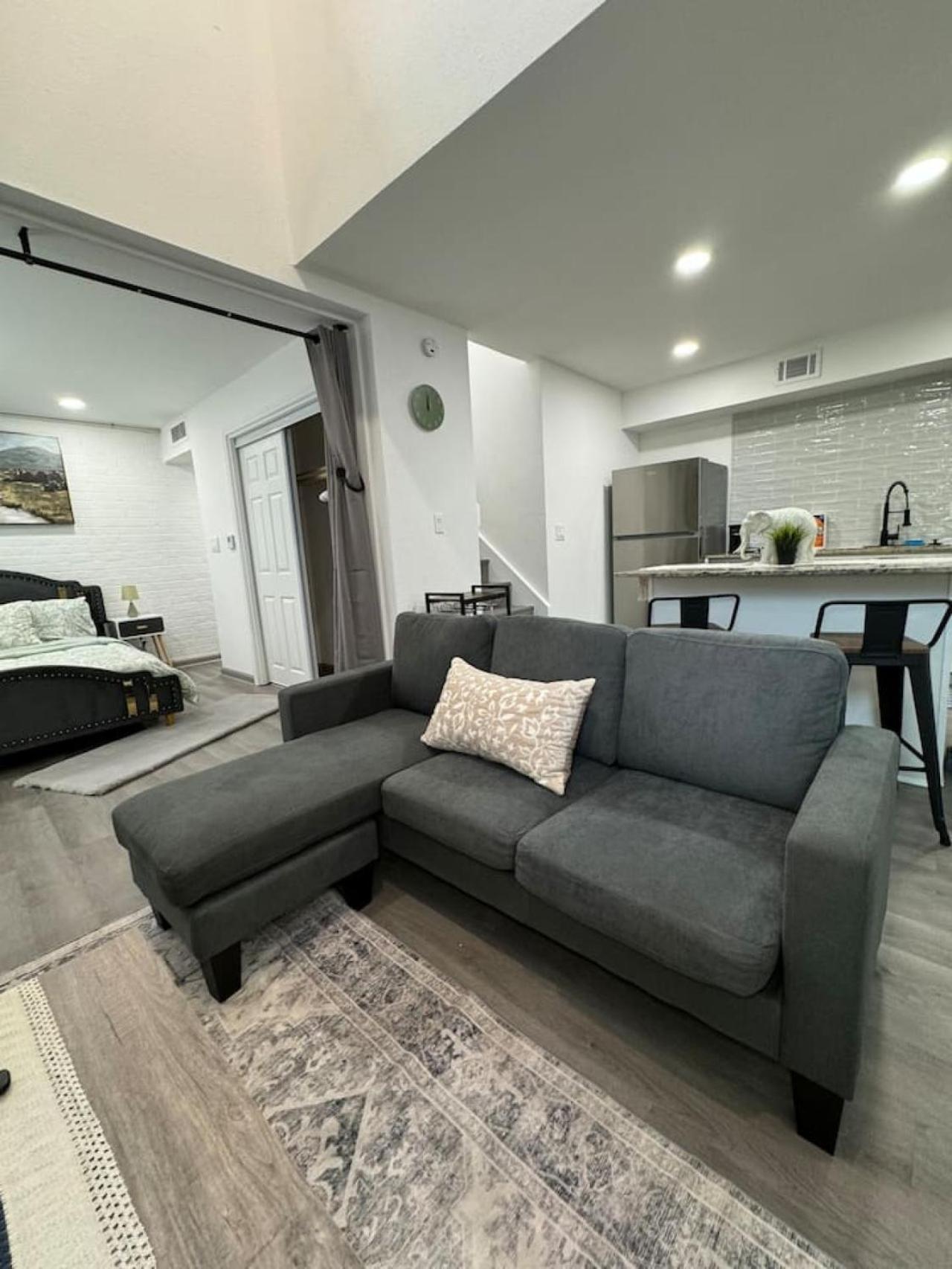 Dt 2bd Cozy Abode 5 Min From Field Apartment Dallas