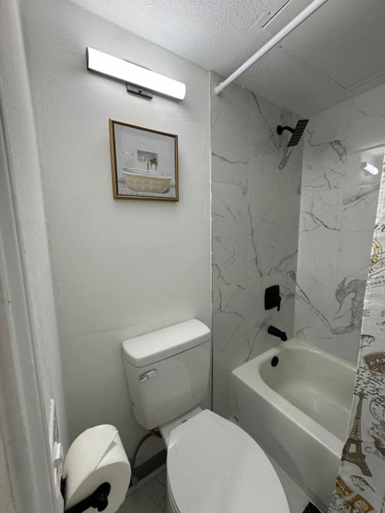 Downtown Cozy Abode 5 Min From Field 1bd