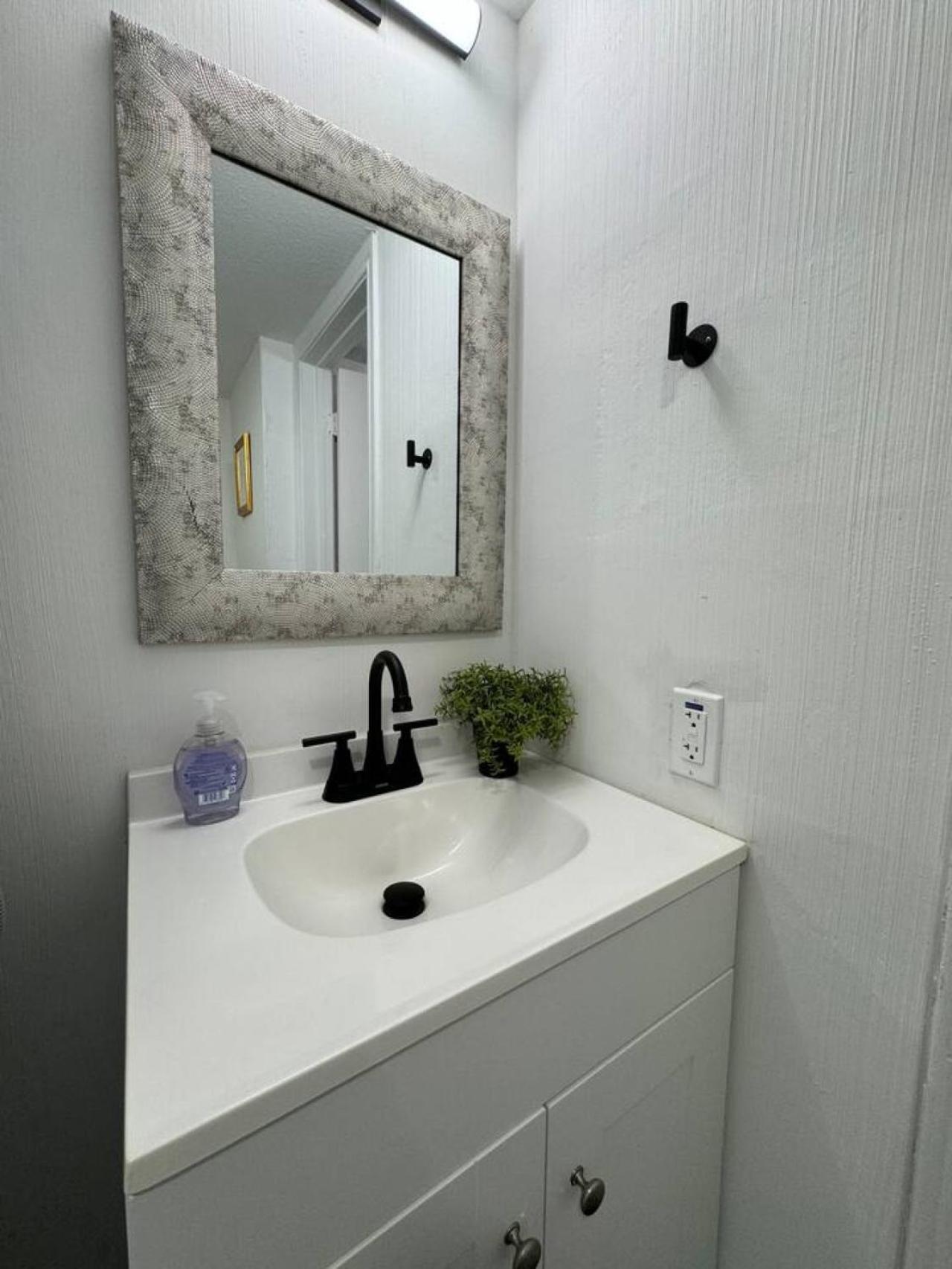 Apartment Downtown Cozy Abode 5 Min From Field 1bd *