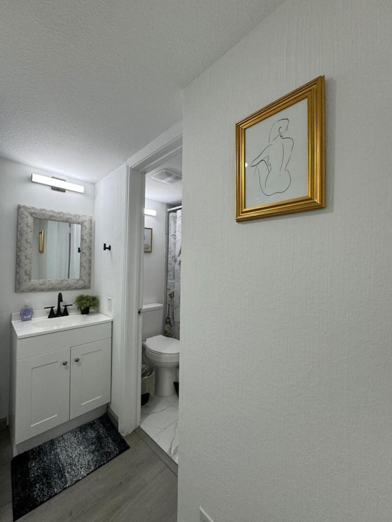 Downtown Cozy Abode 5 Min From Field 1bd Apartment *